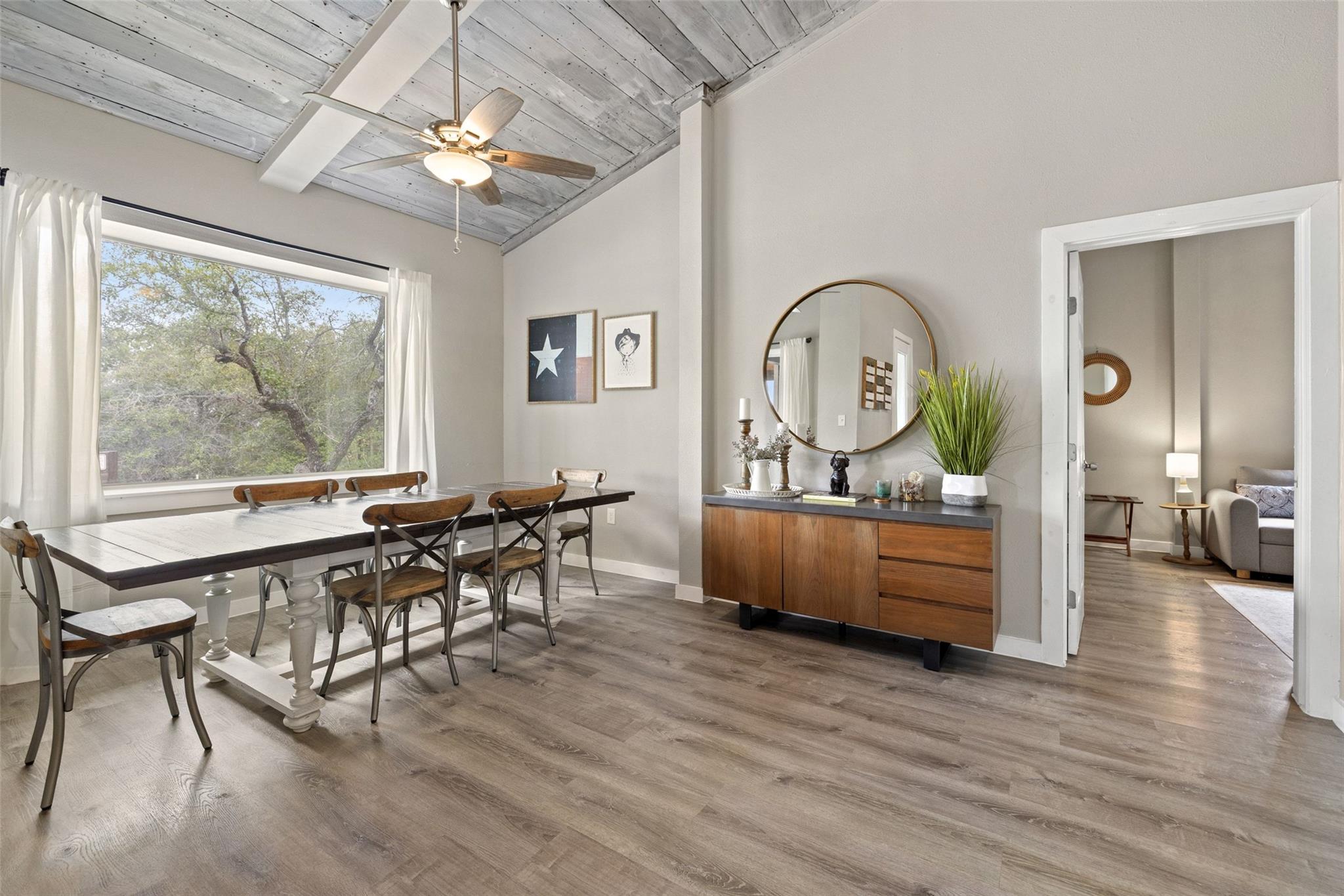 900 Deer Creek CIR