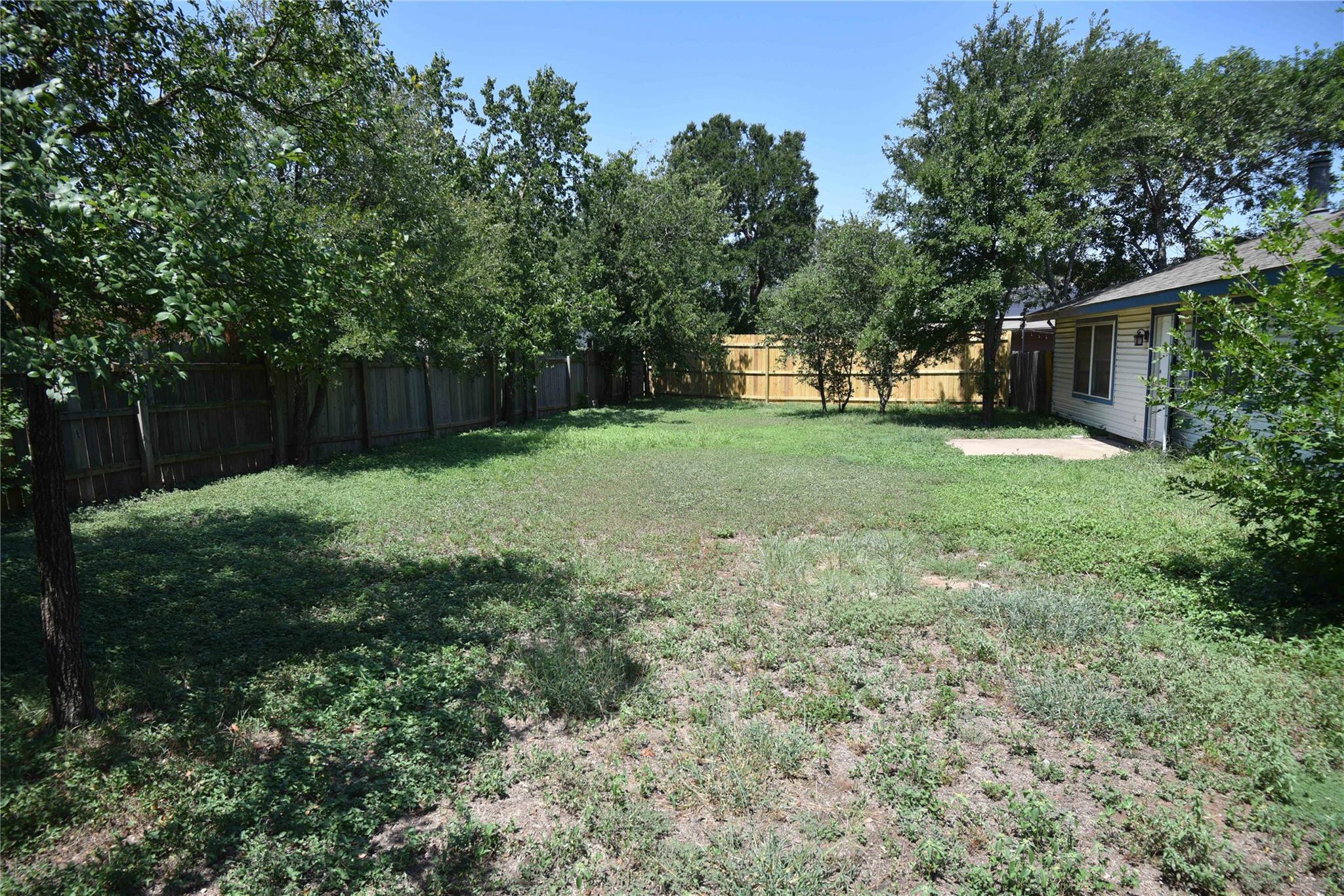 3928 Leafield DR