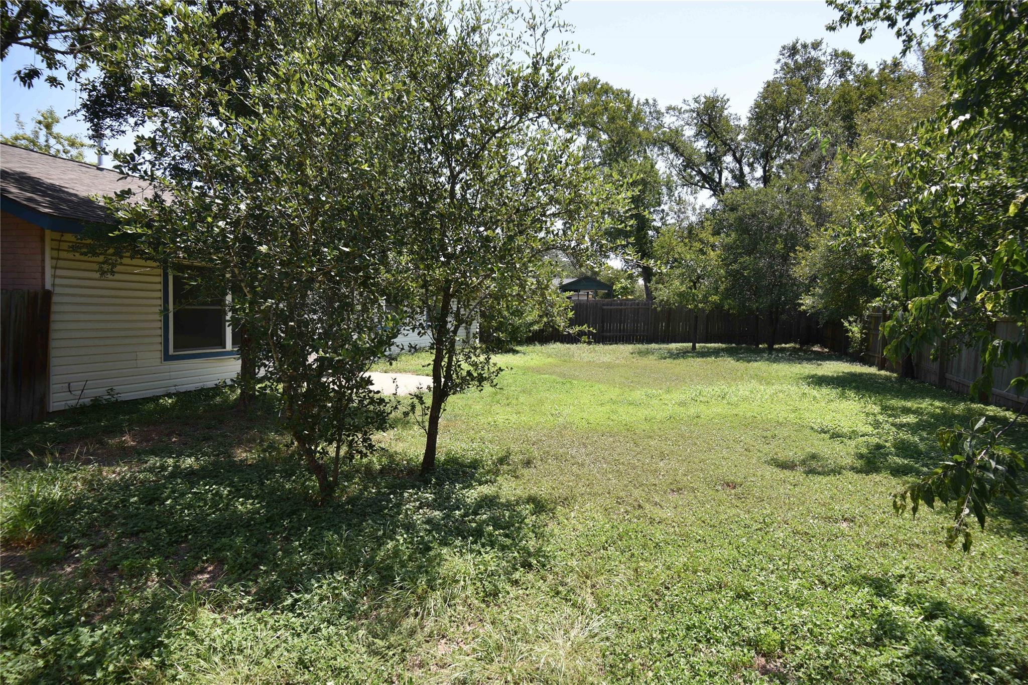 3928 Leafield DR