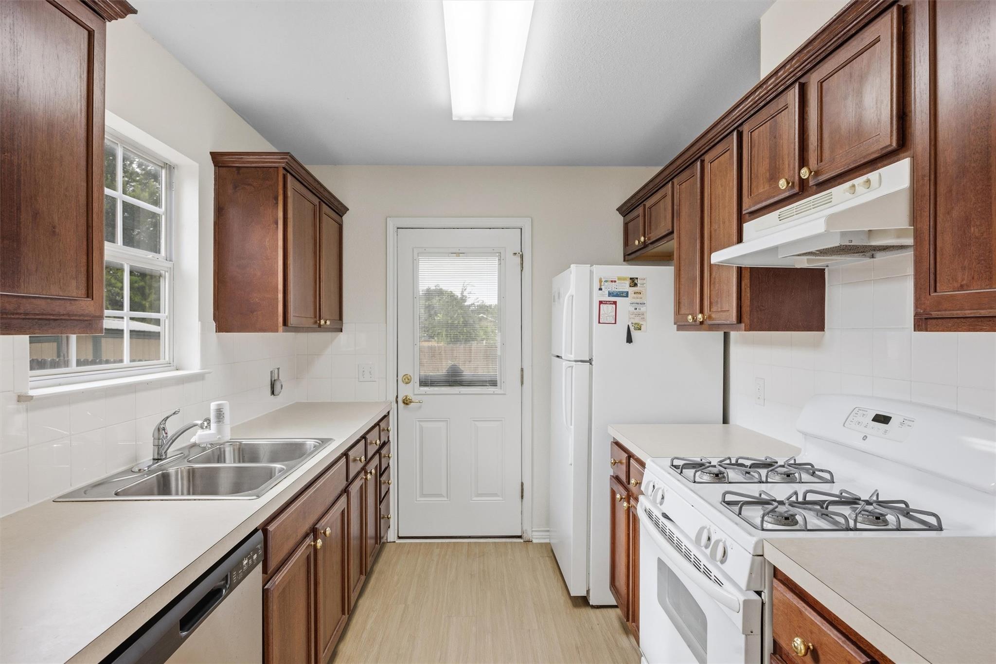 7100 Villita Avenida ST