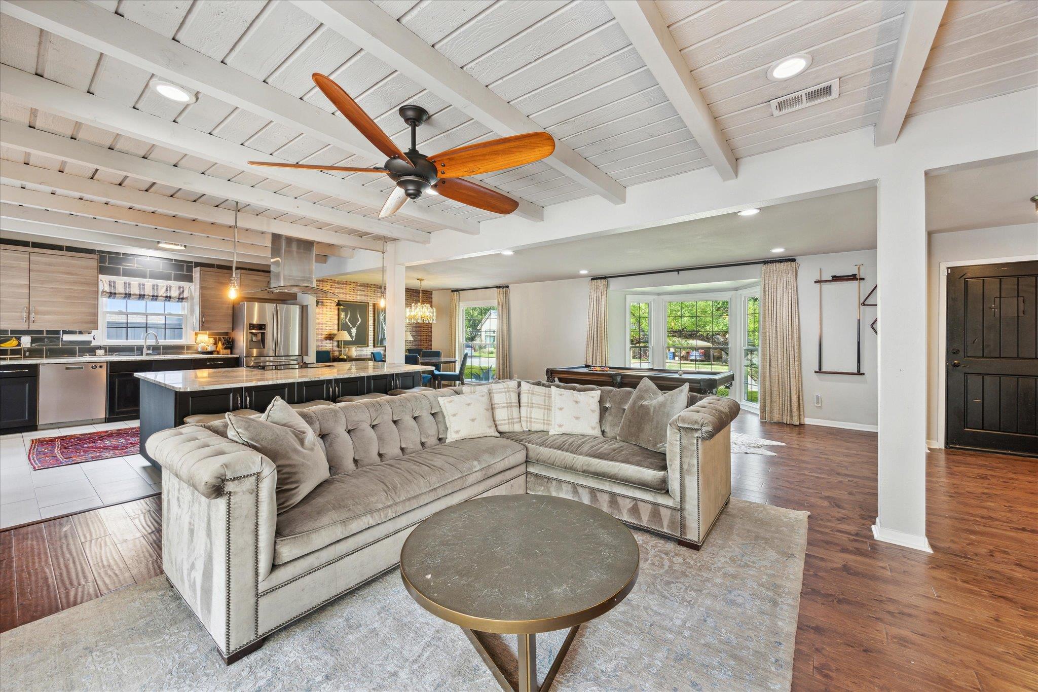 5808 Marilyn DR