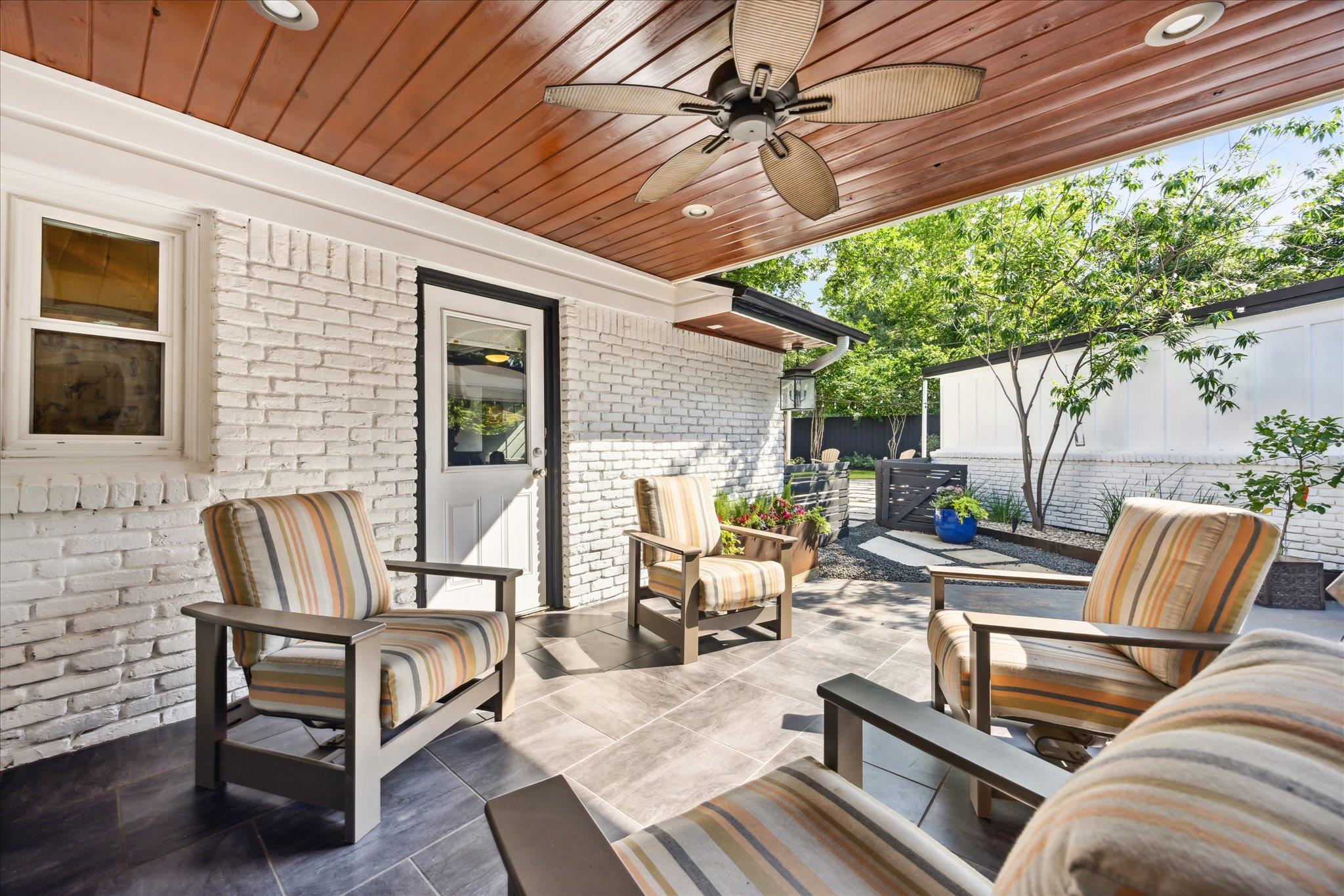 5808 Marilyn DR