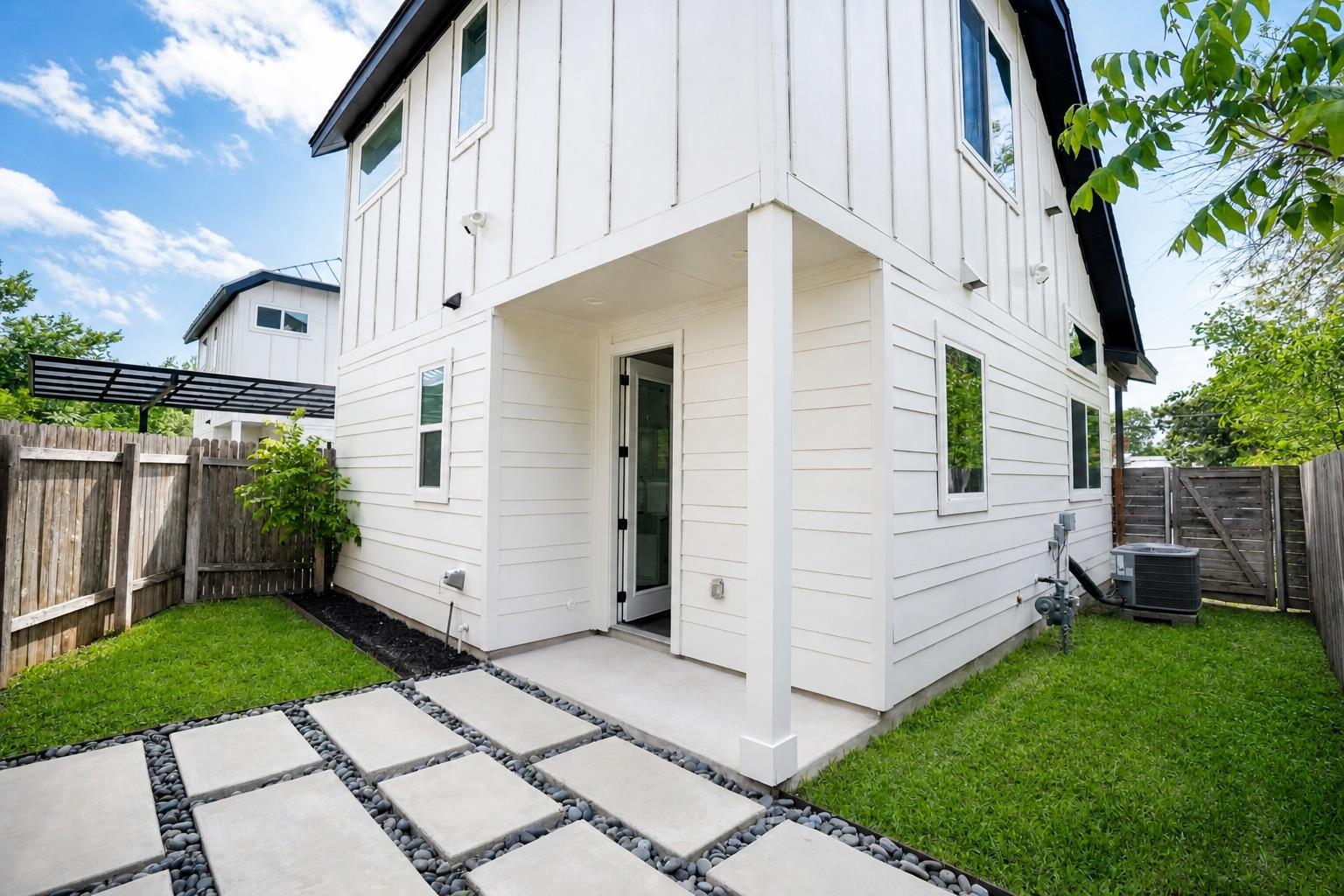 1123 Omega Ave # 1