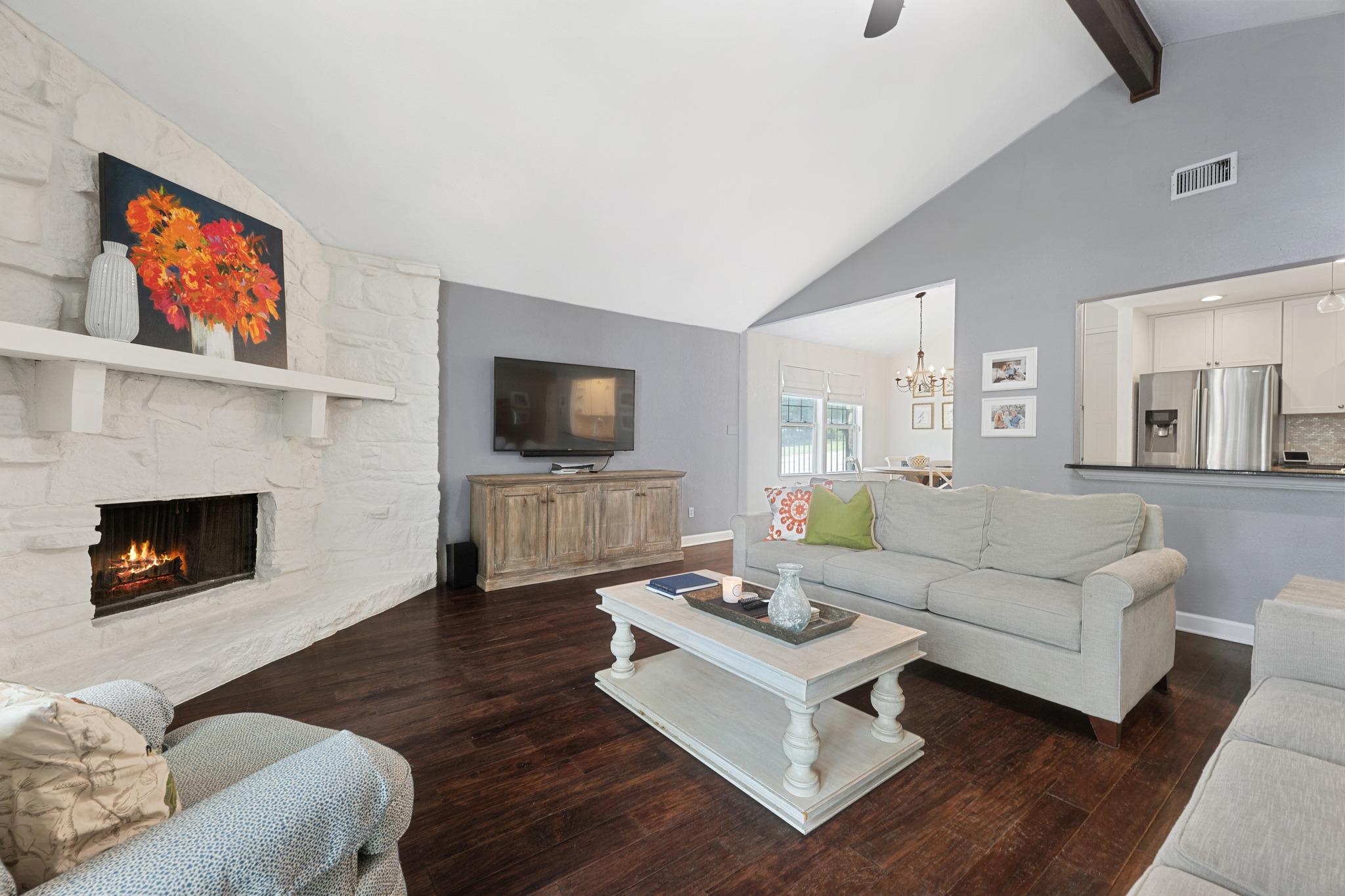 1211 Falcon Ledge DR