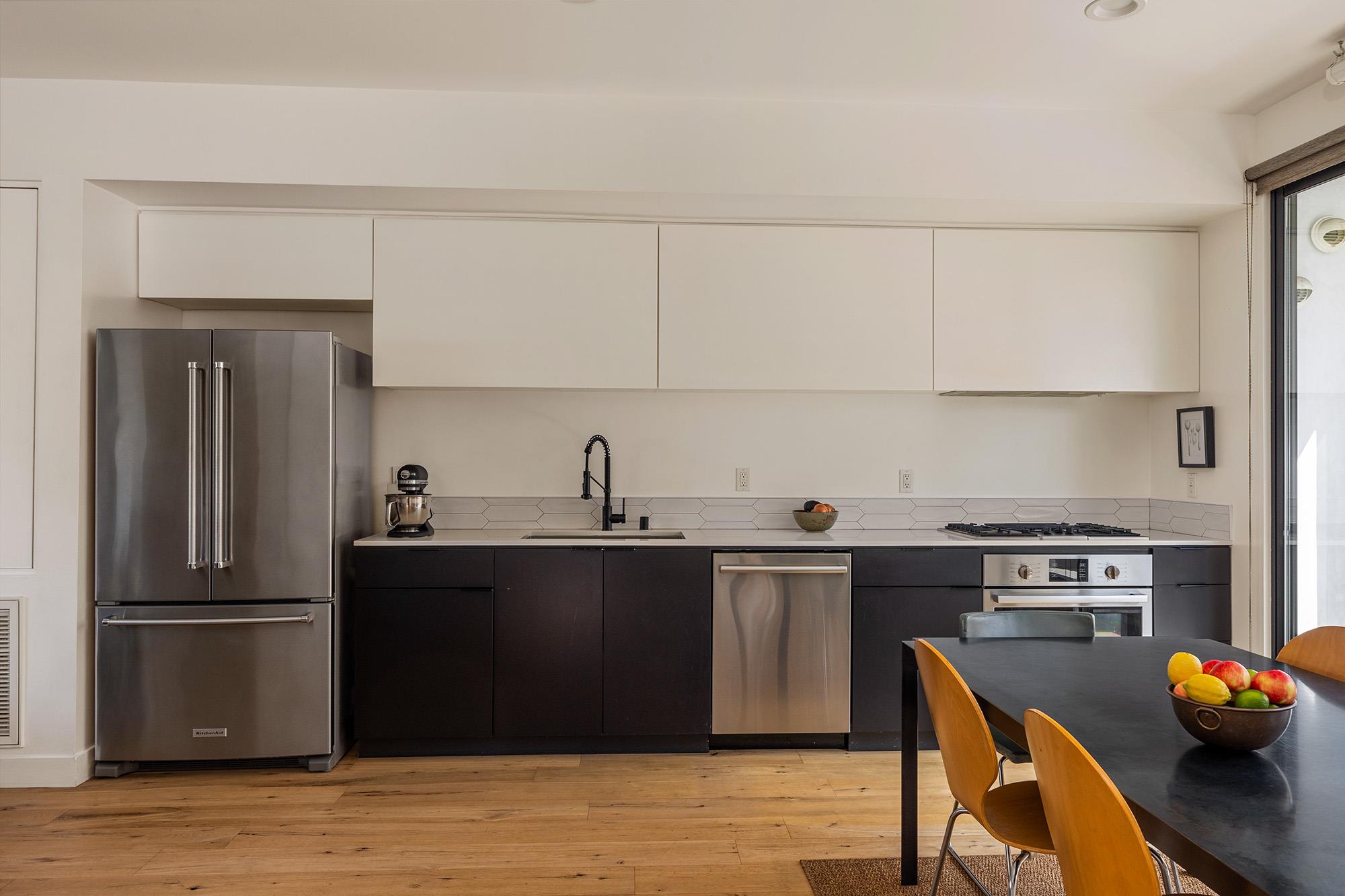 860 1/2 S Wilton PL