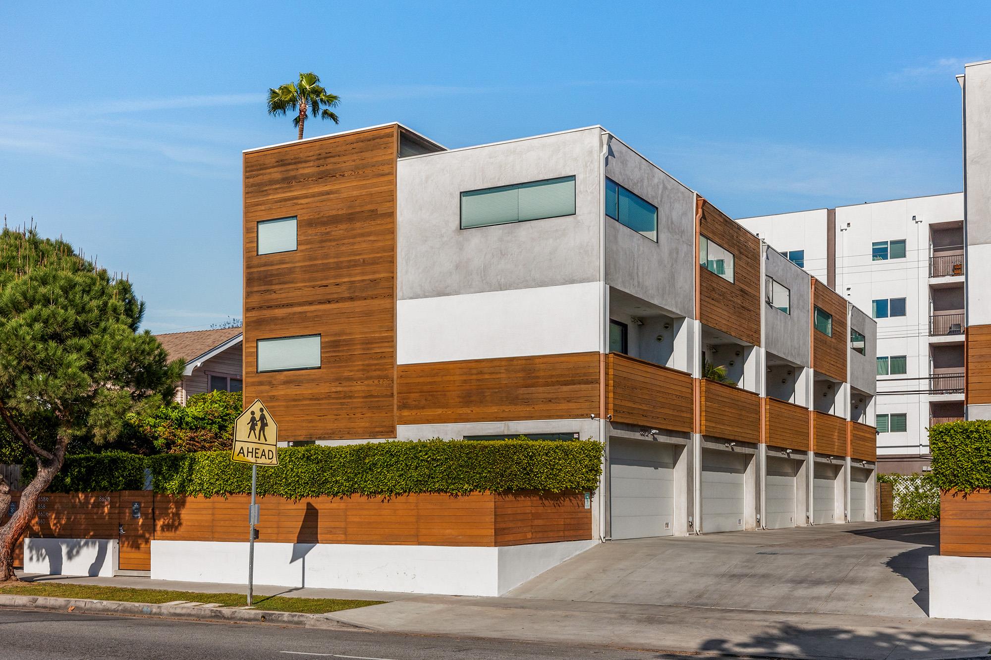 860 1/2 S Wilton PL