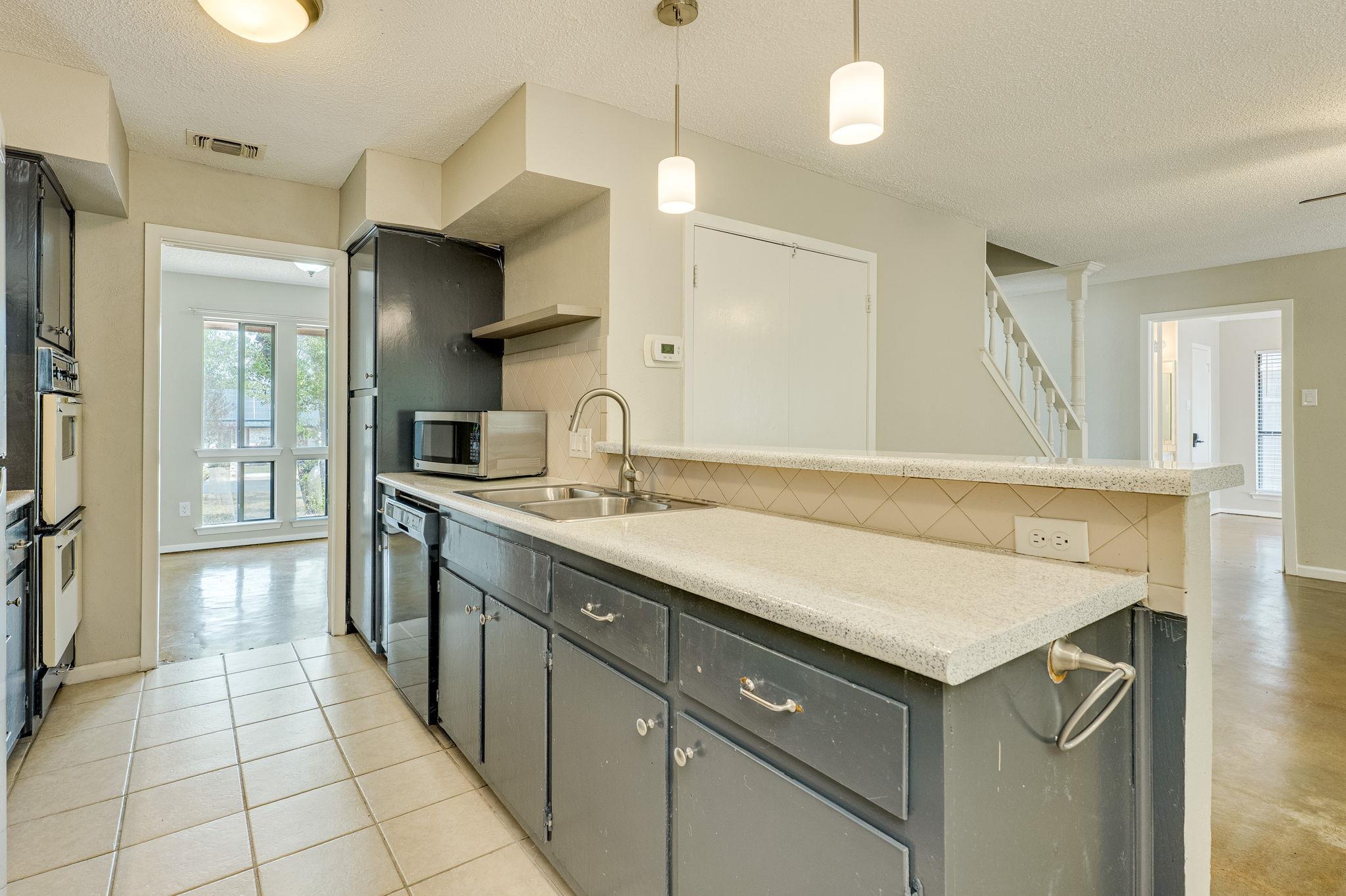7505 Hill Meadow CIR