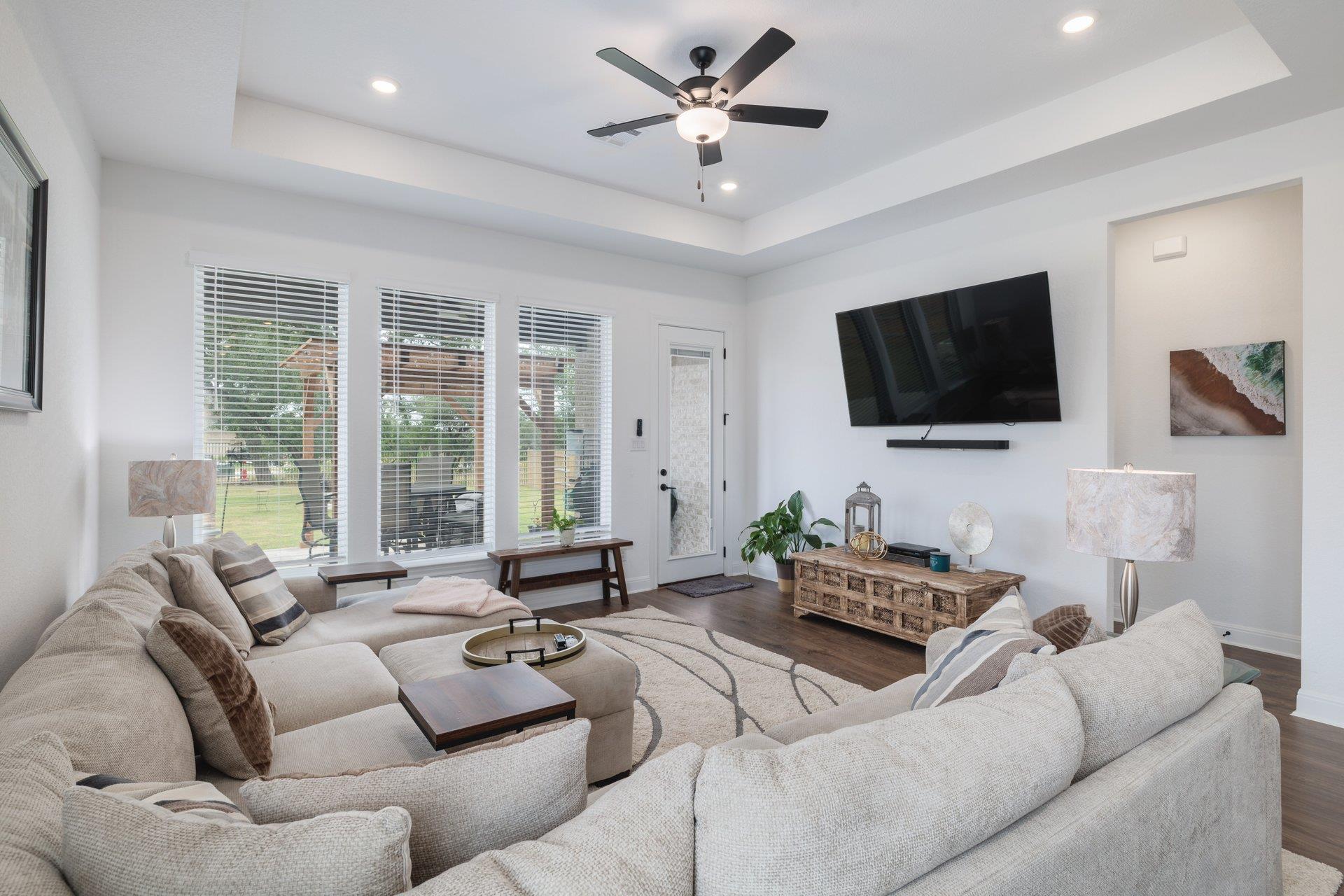 1236 Scenic Green LOOP