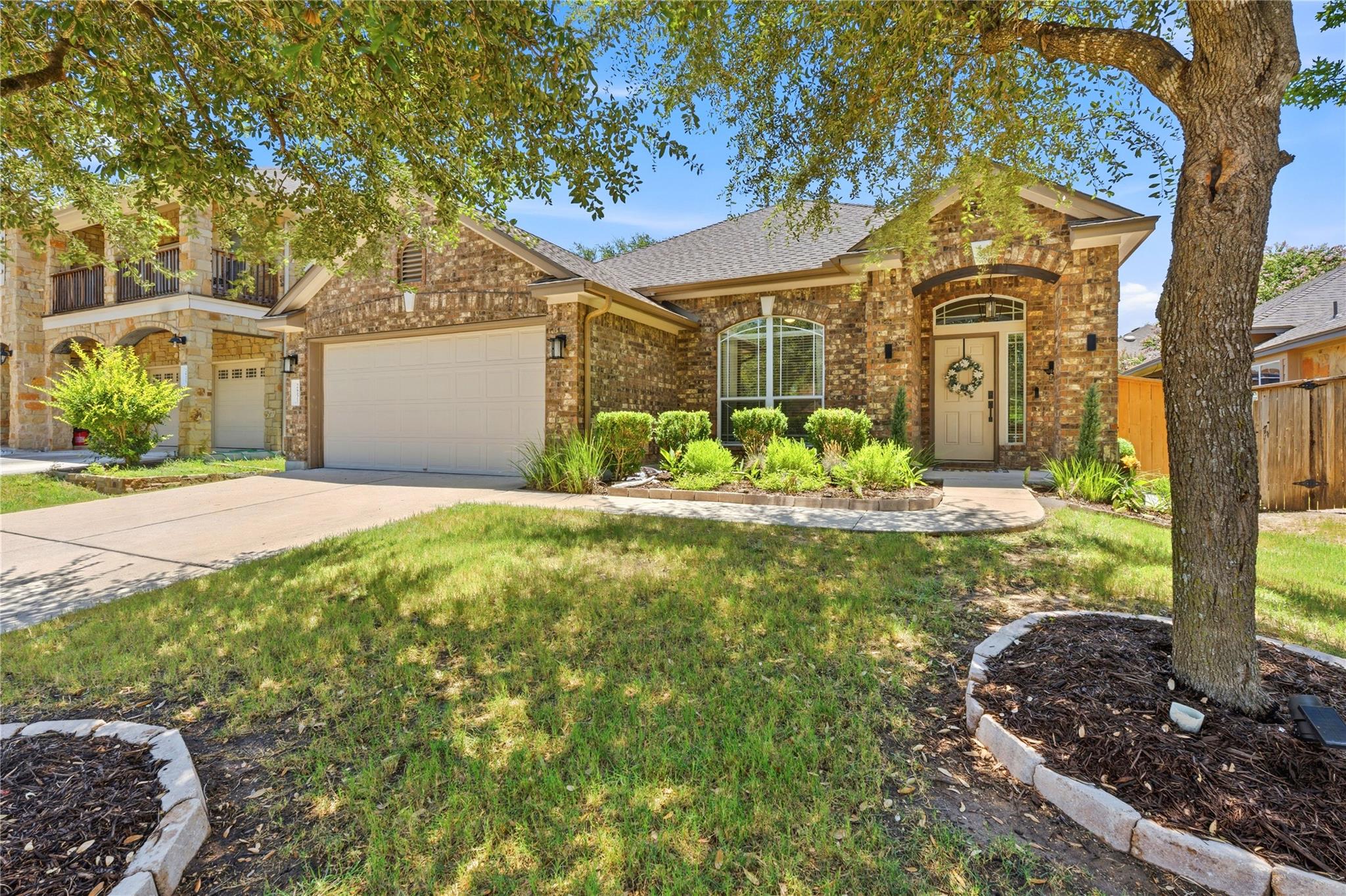 2851 Angelina DR