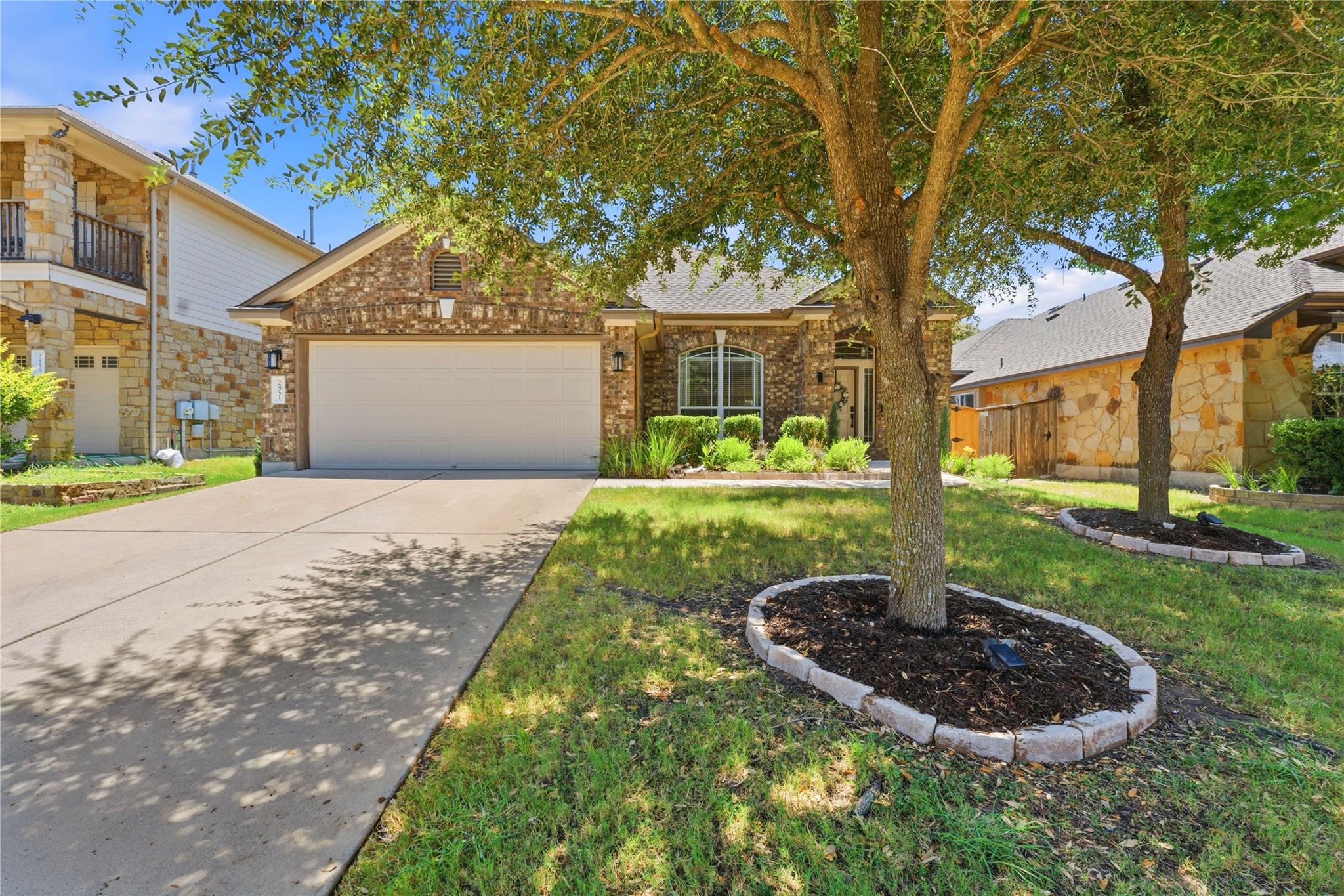 2851 Angelina DR