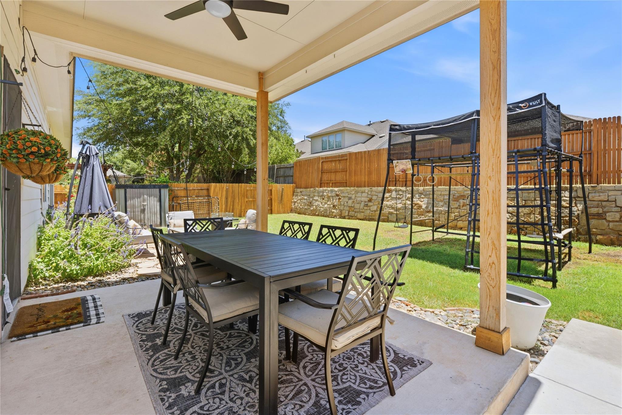 2851 Angelina DR