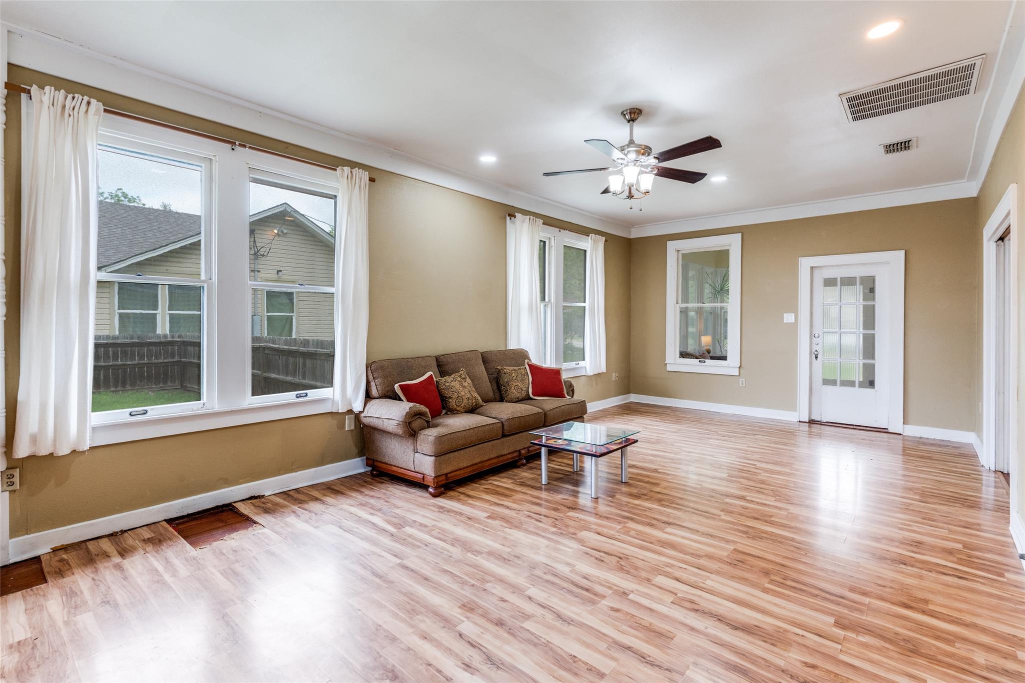 520 S Pecan Ave