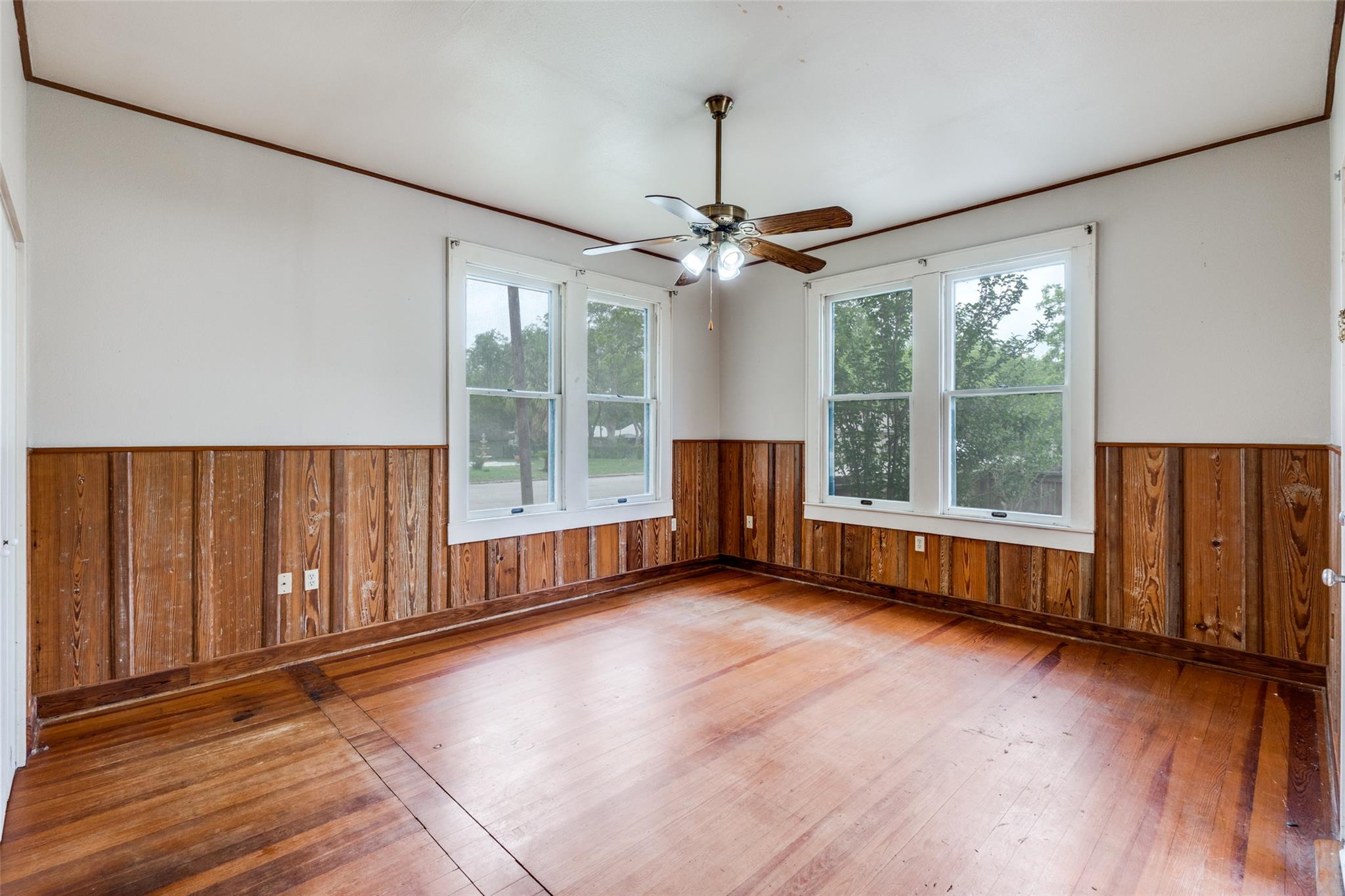 520 S Pecan Ave