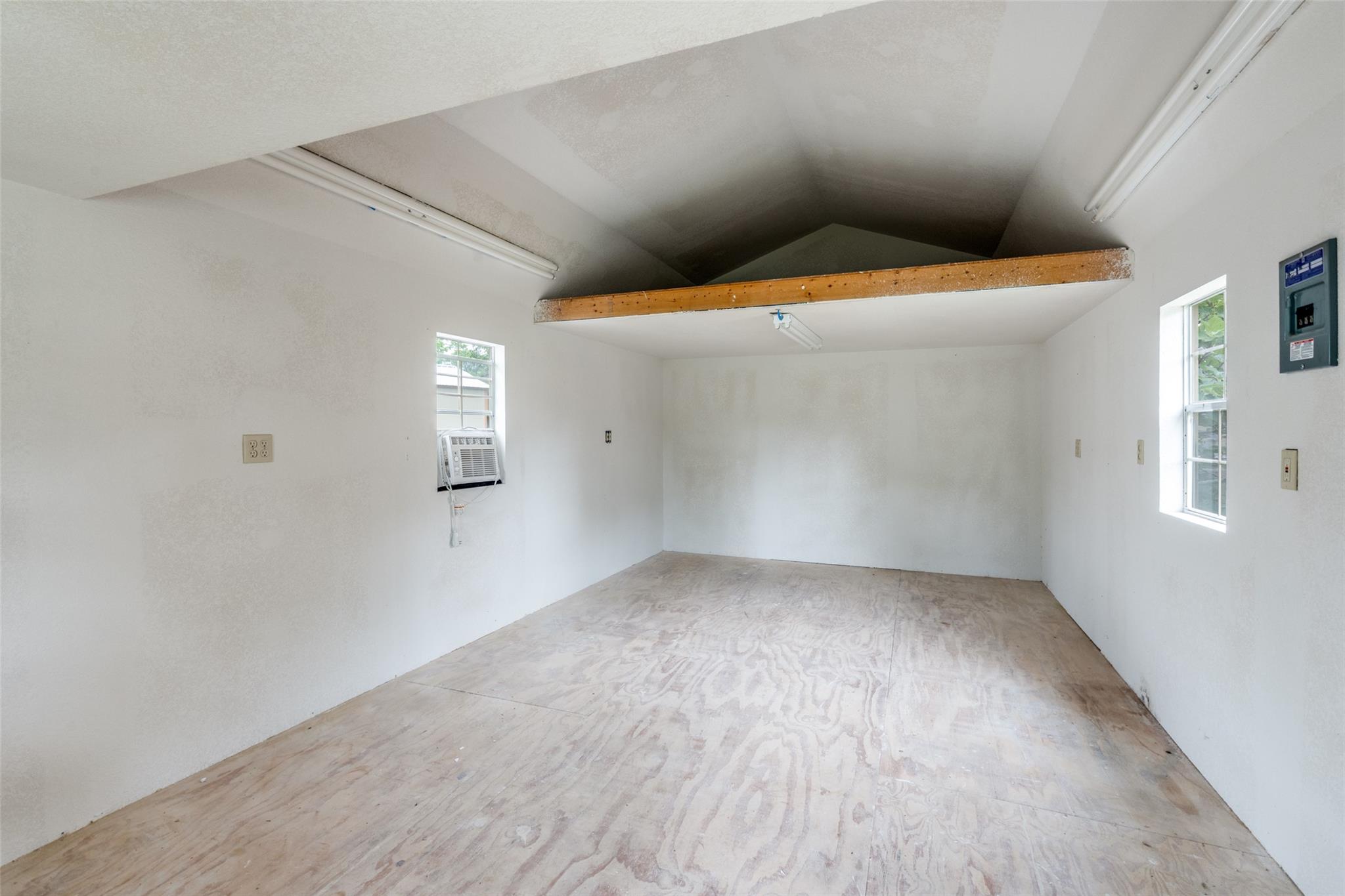 520 S Pecan Ave
