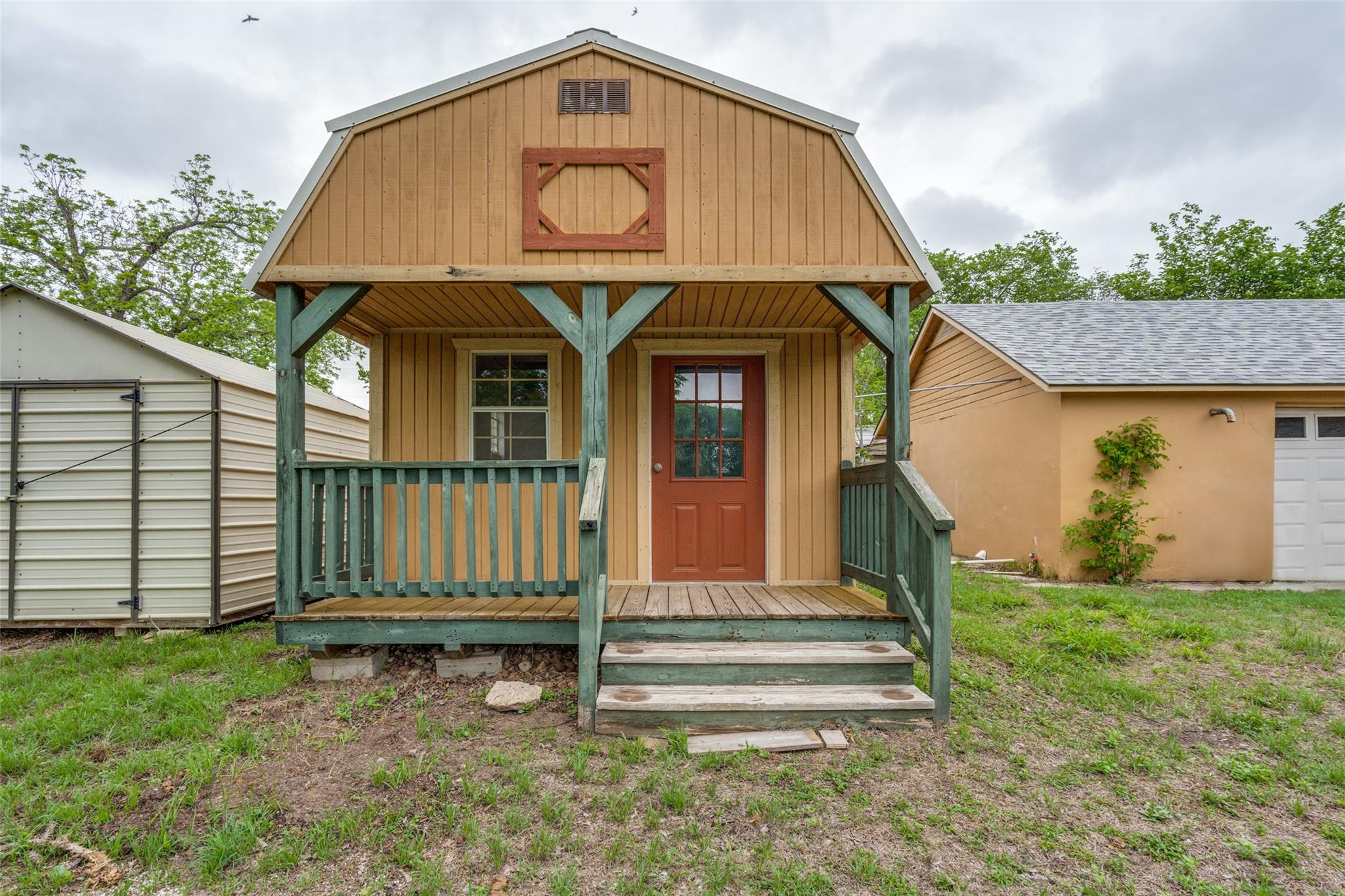 520 S Pecan Ave
