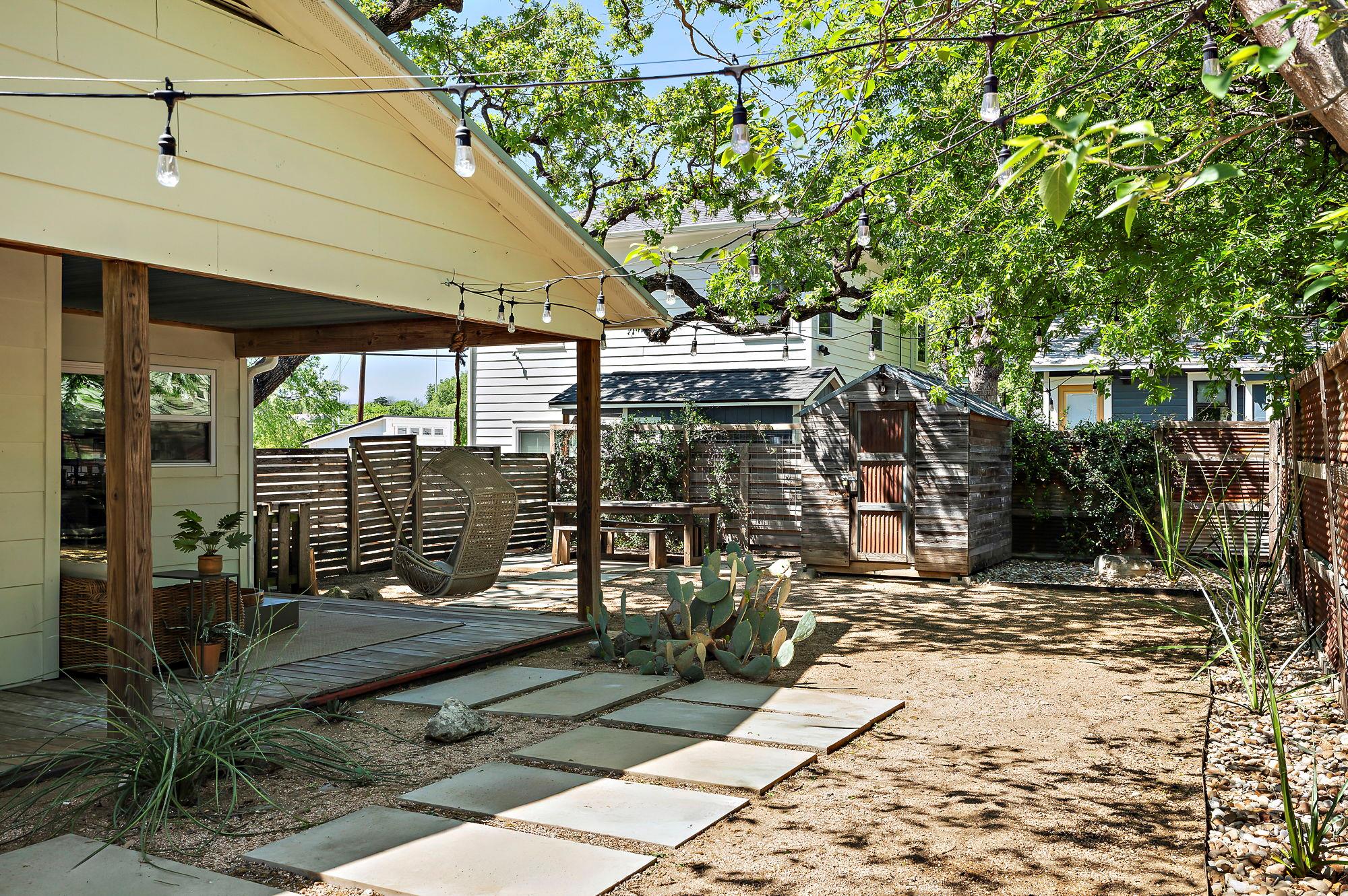 1211 Alexander Ave