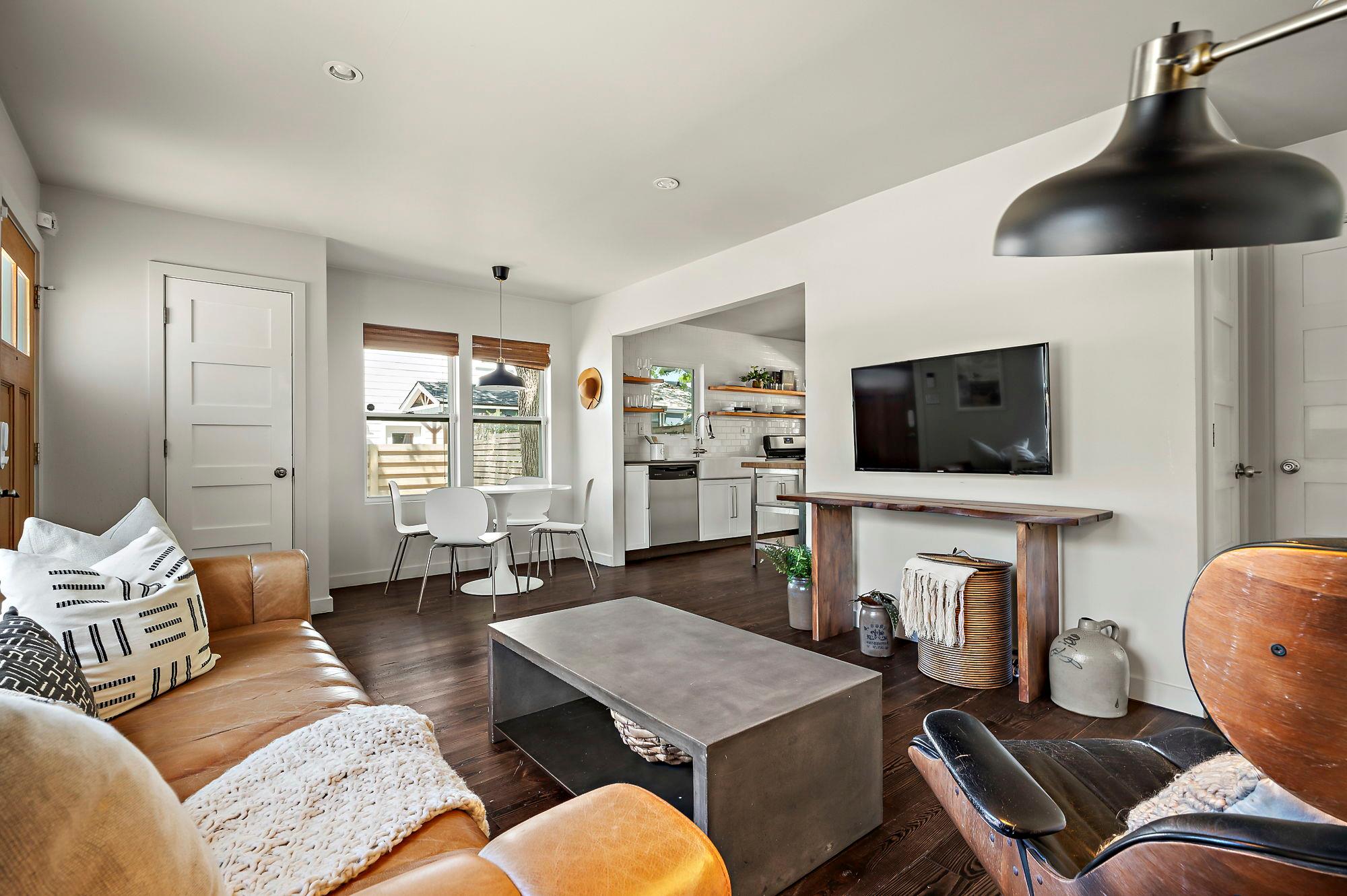 1211 Alexander Ave
