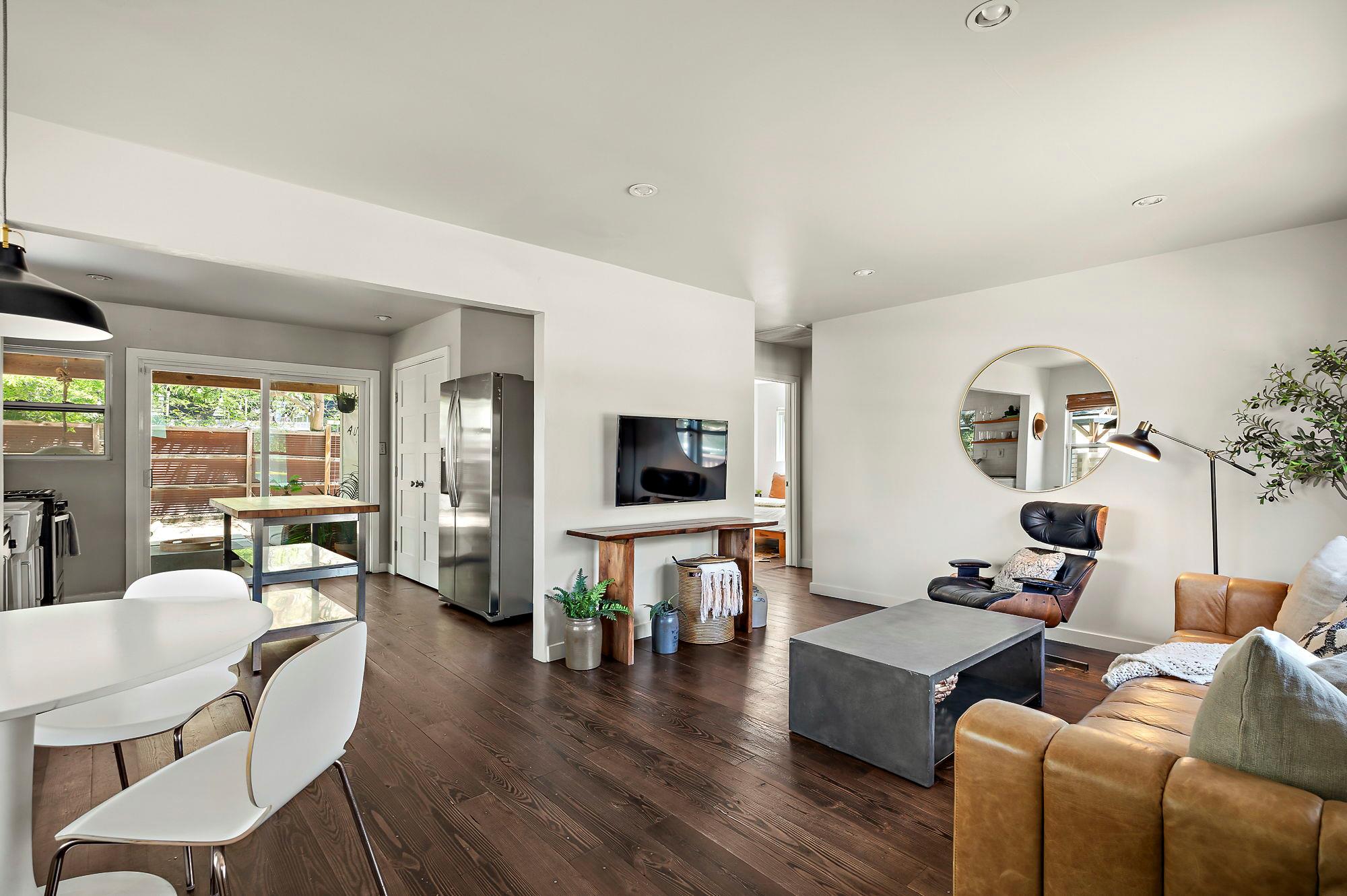 1211 Alexander Ave