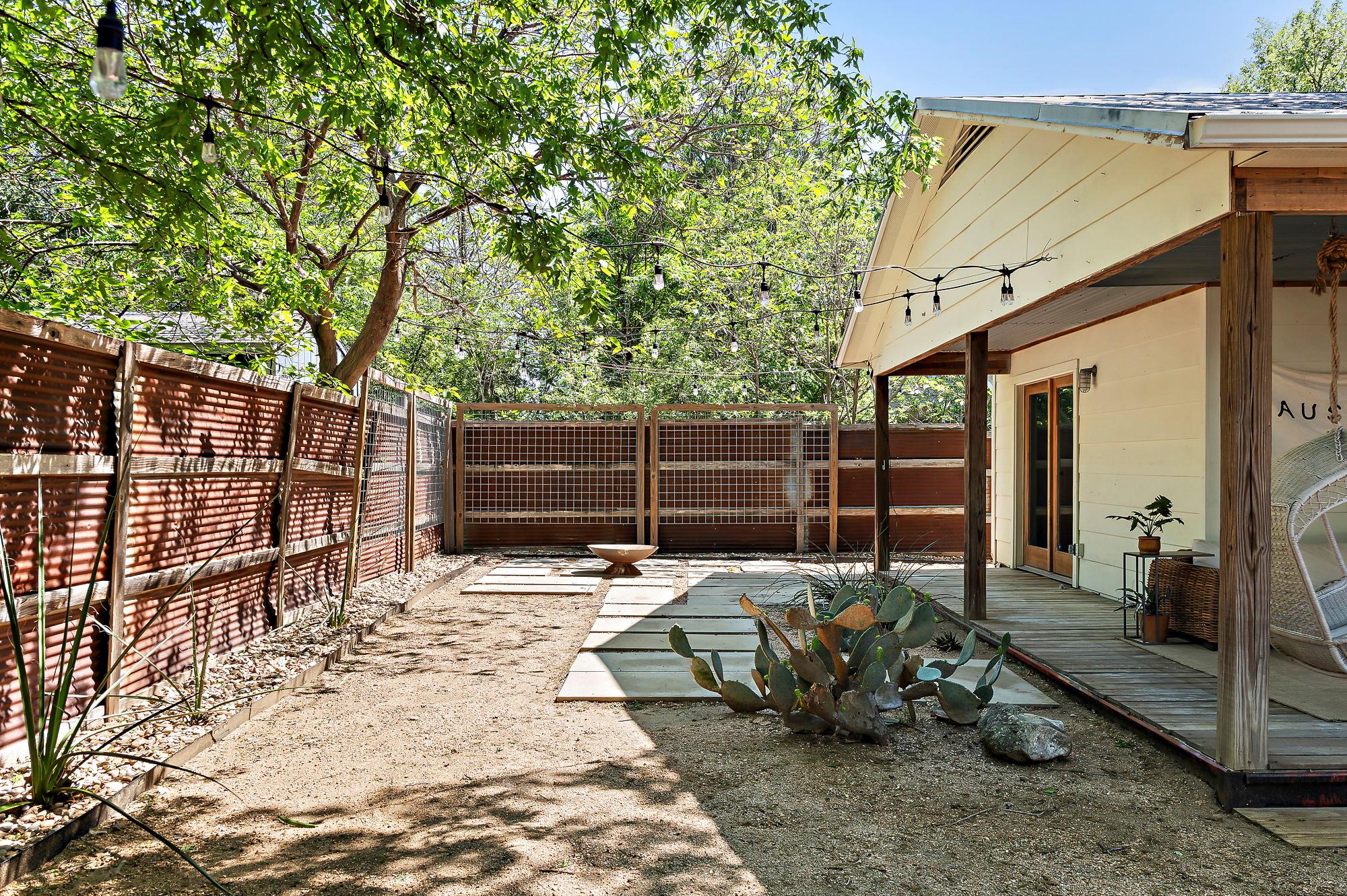 1211 Alexander Ave