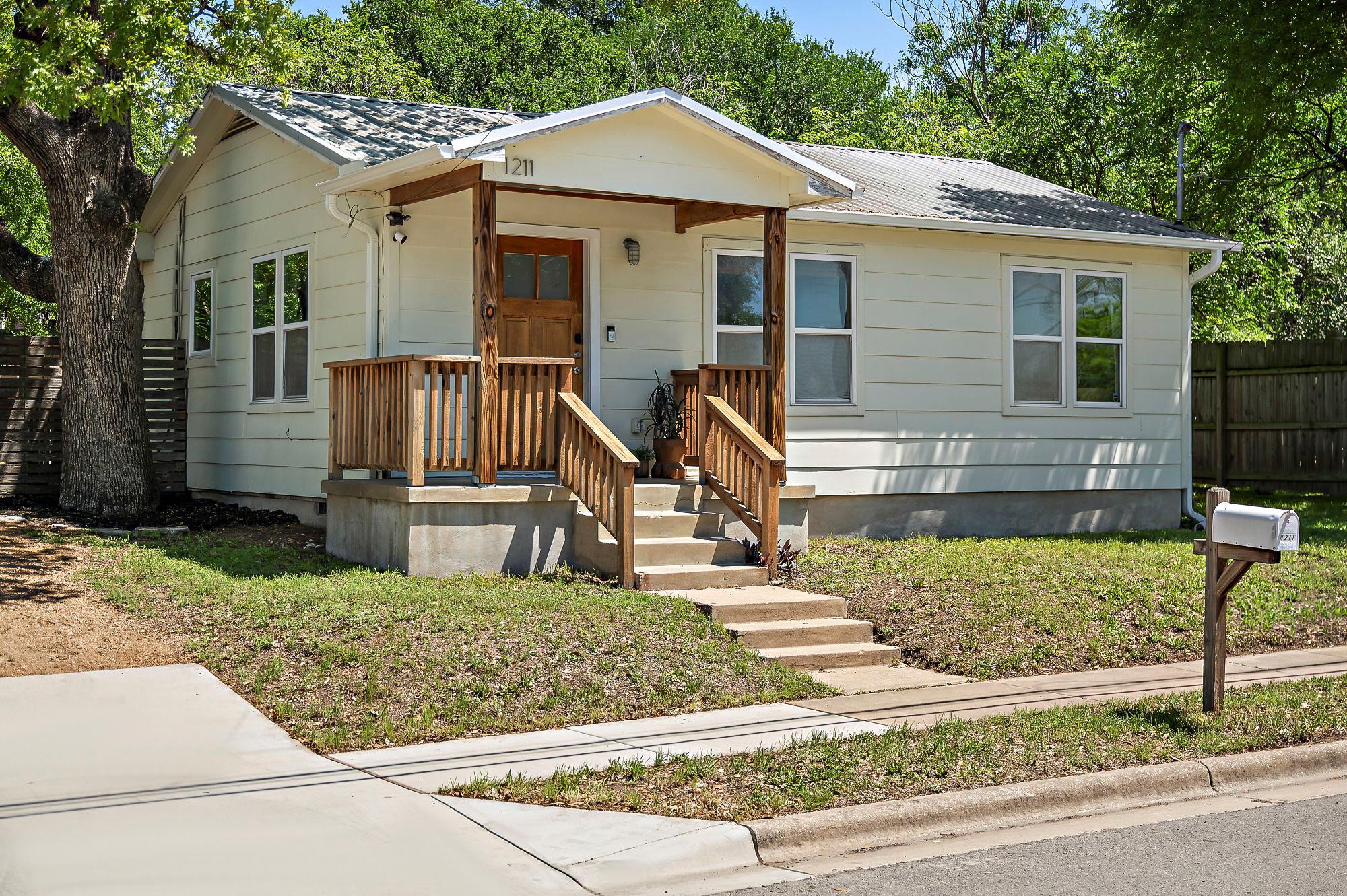 1211 Alexander Ave