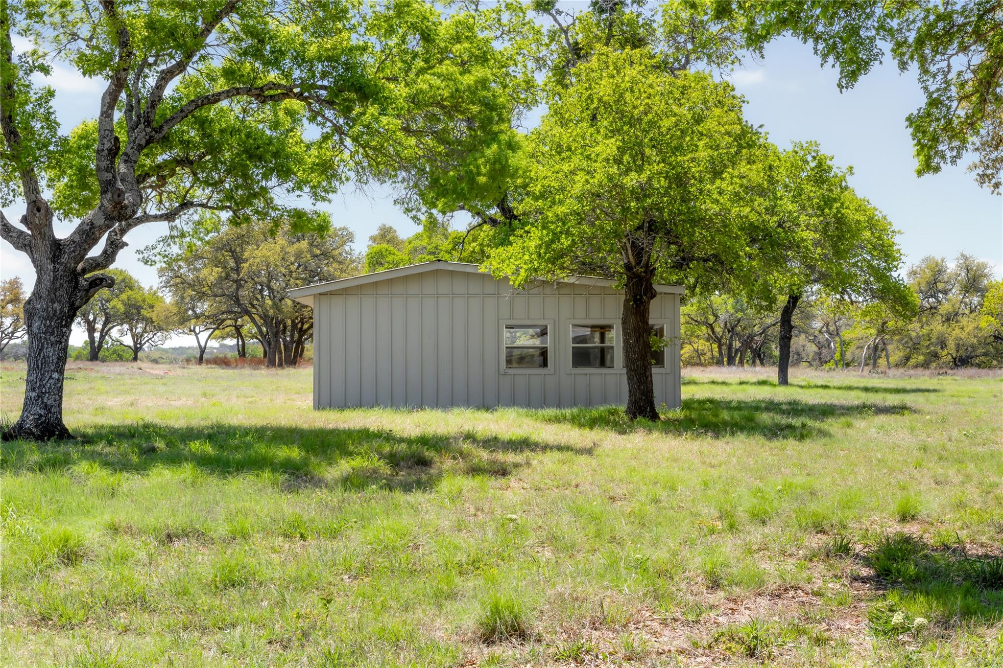 9695 W US 290 Highway