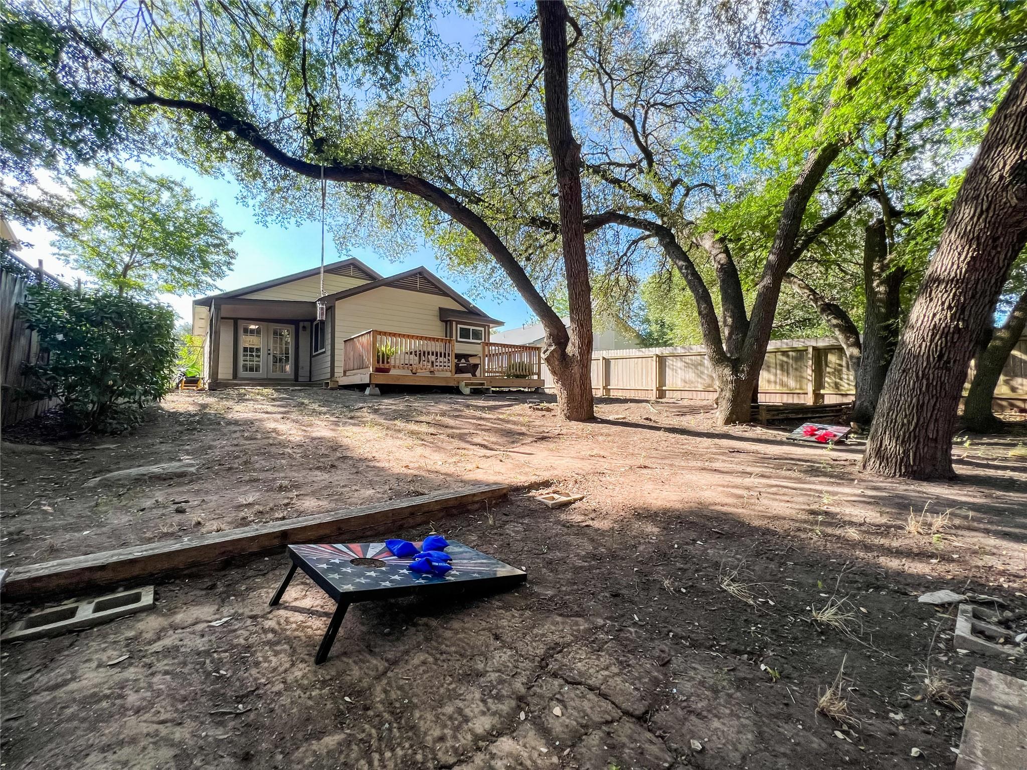 12004 Thompkins DR