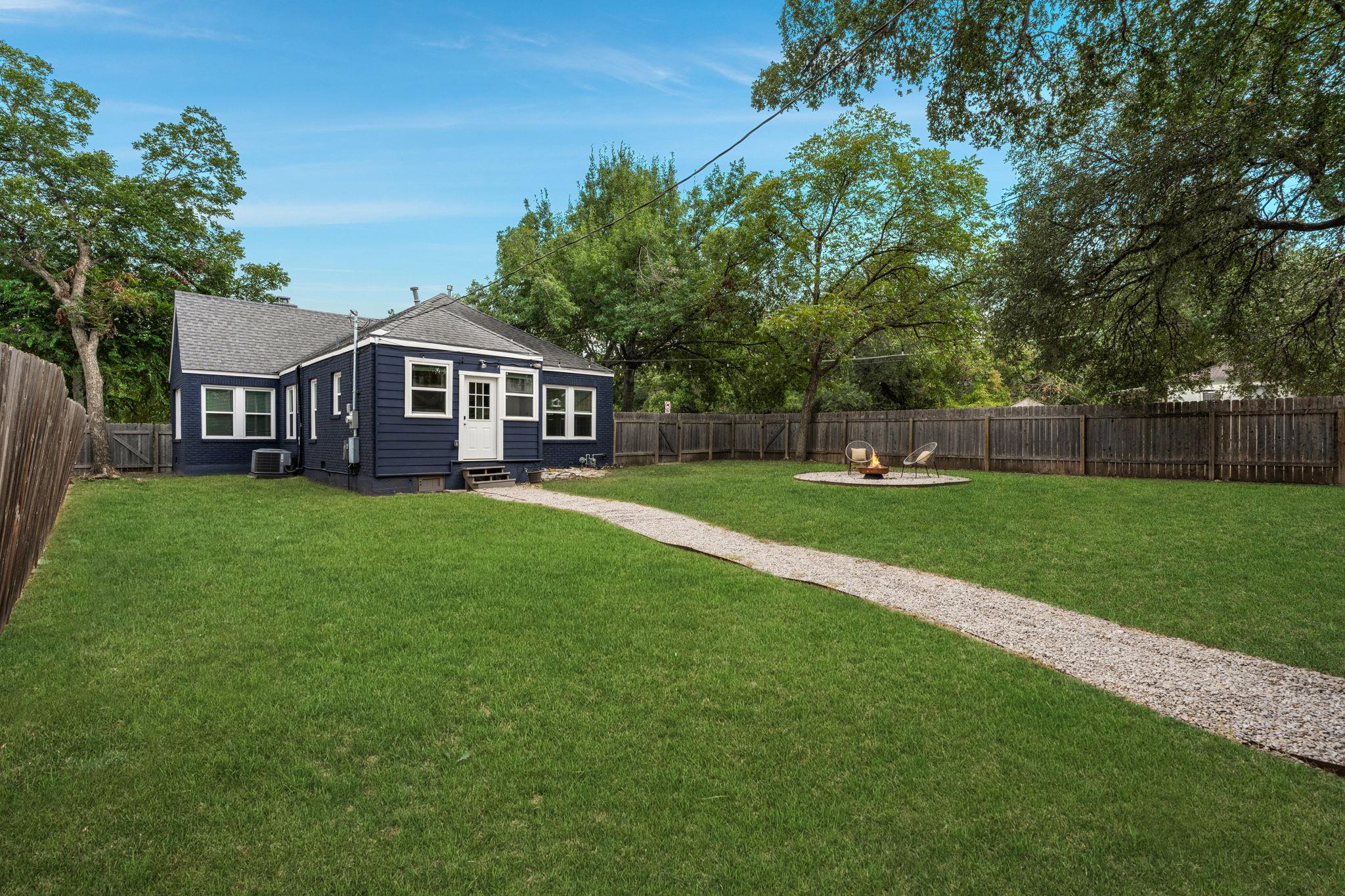 1612 Travis Heights BLVD