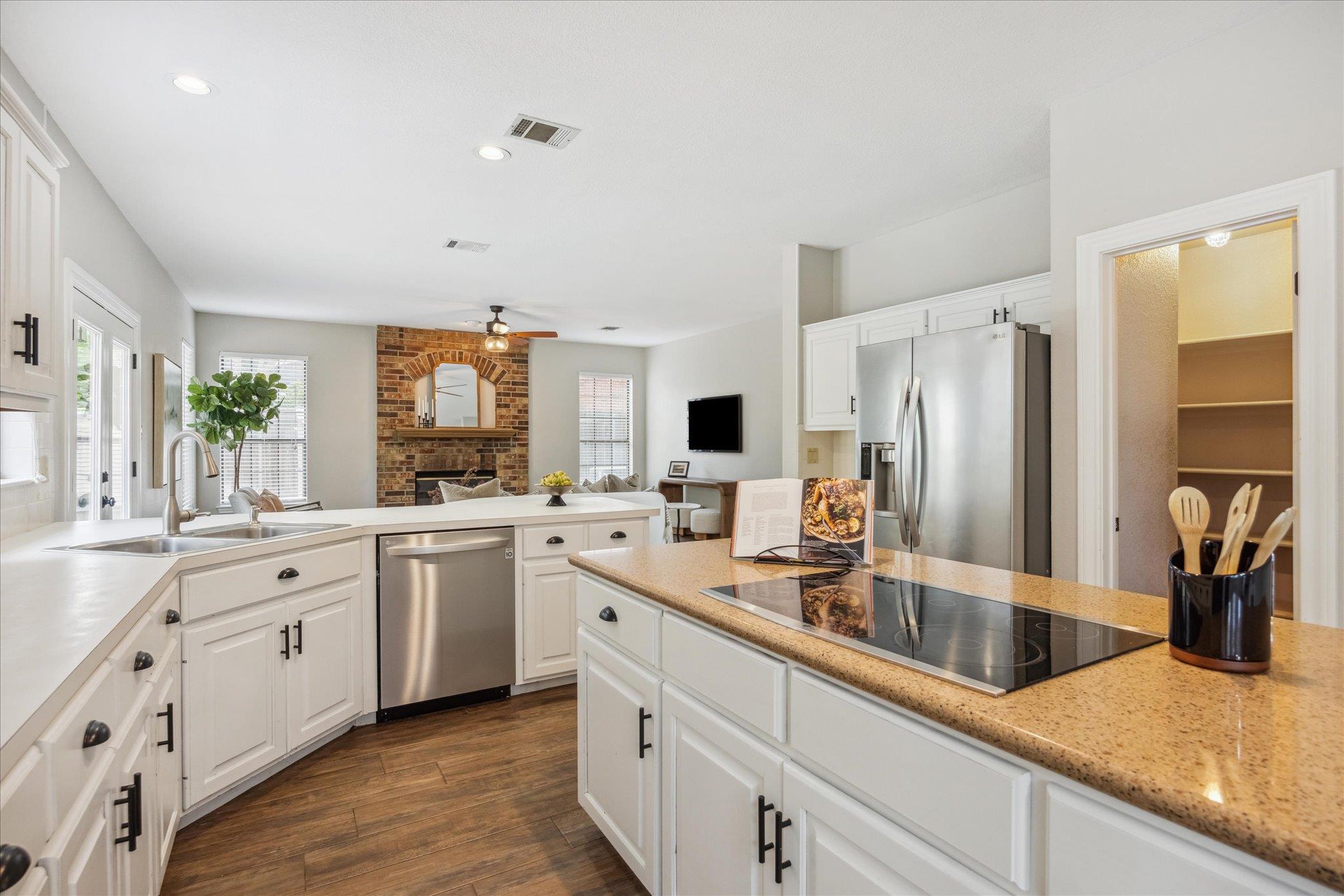 9007 SW Tweed Berwick DR