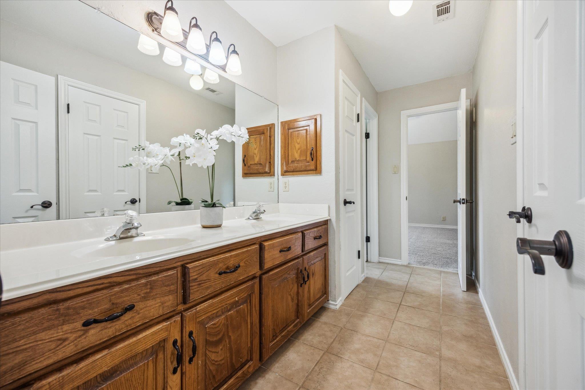 9007 SW Tweed Berwick DR