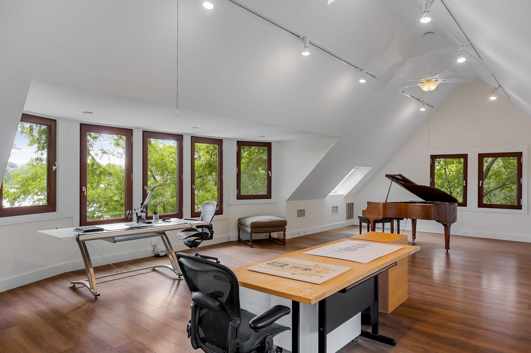 2905 Westlake CV