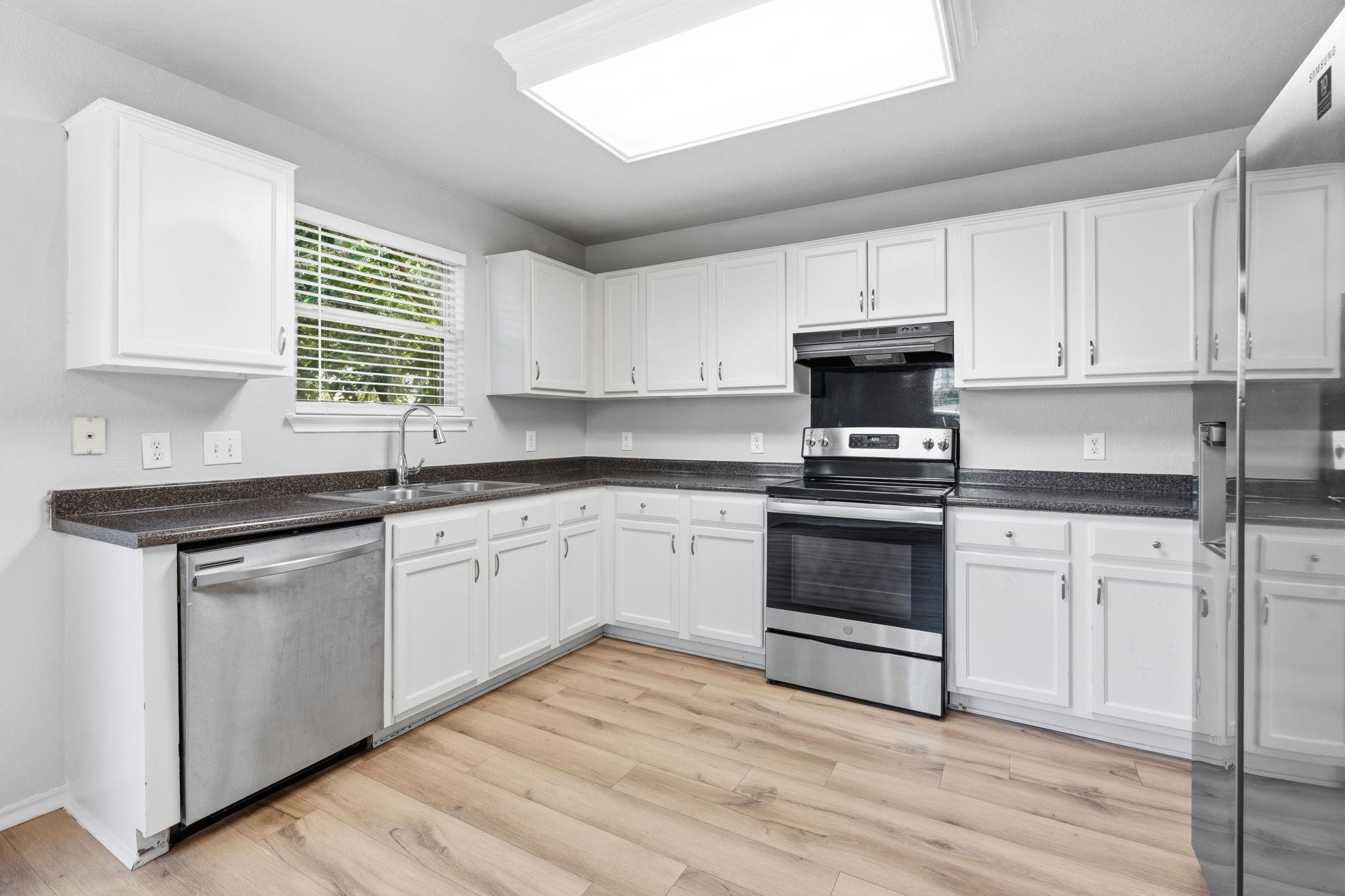 6736 Cornish Hen LN