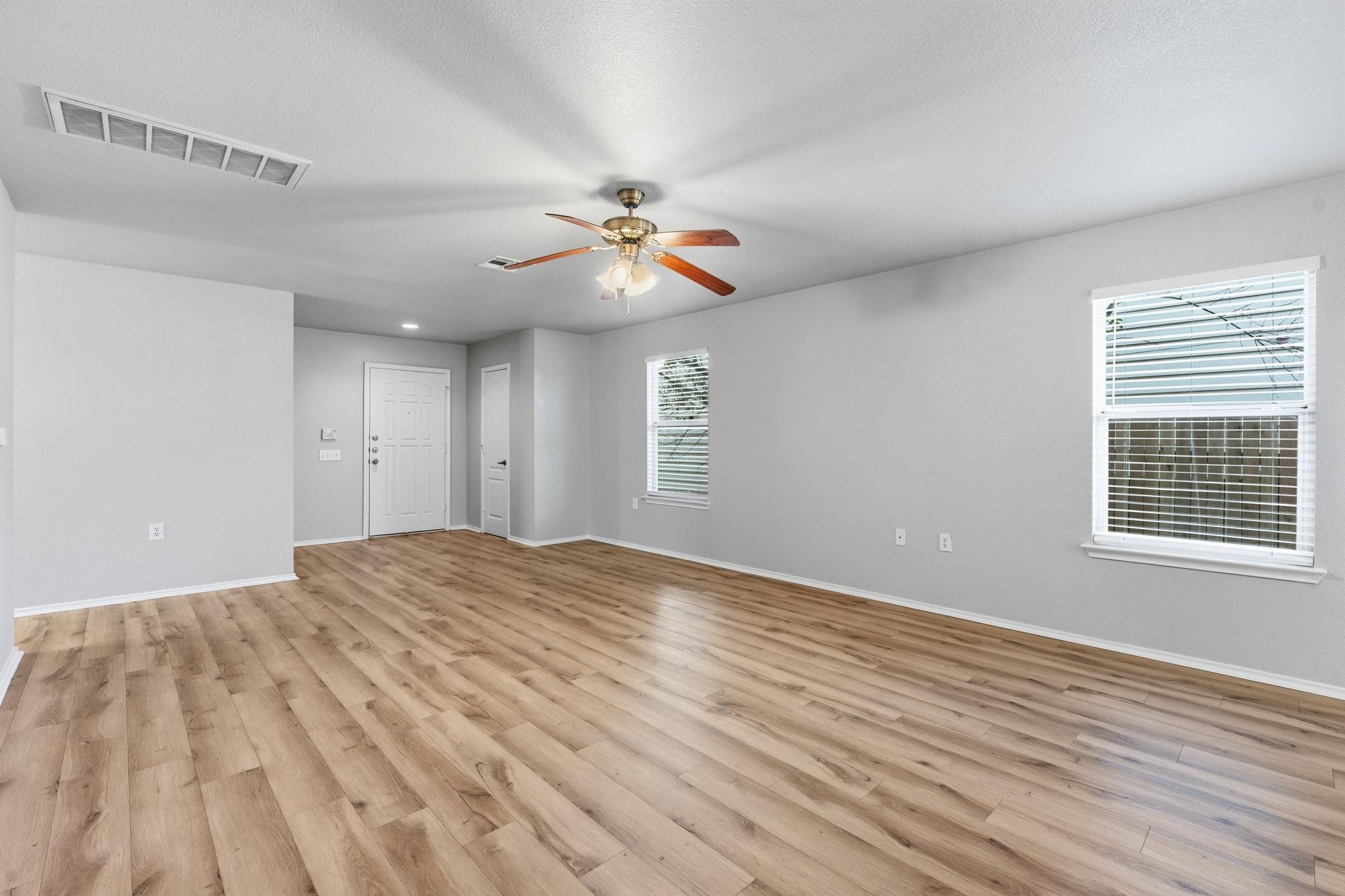 6736 Cornish Hen LN