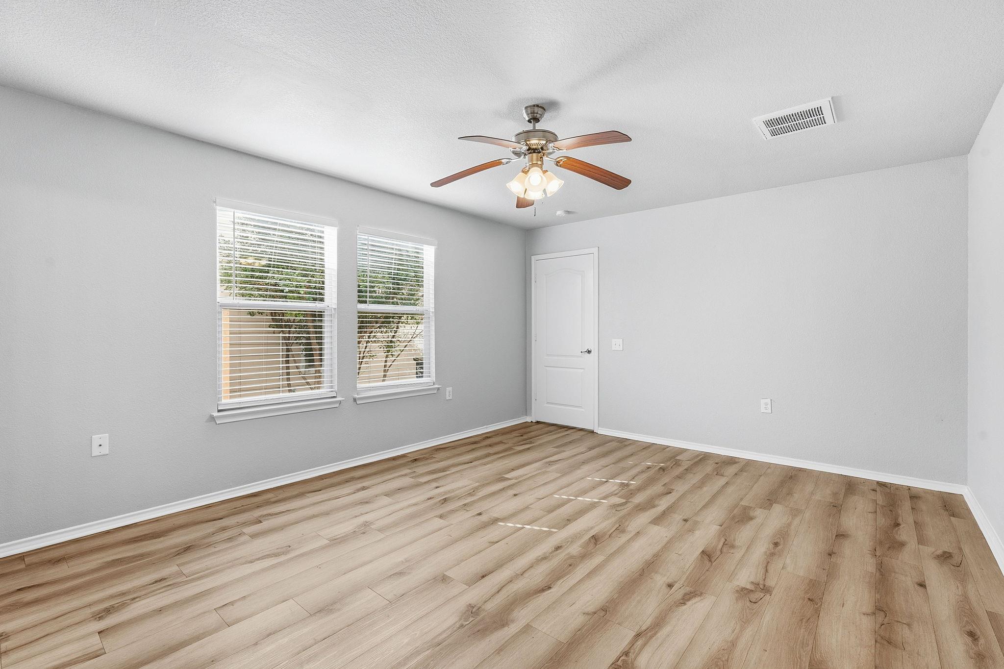 6736 Cornish Hen LN