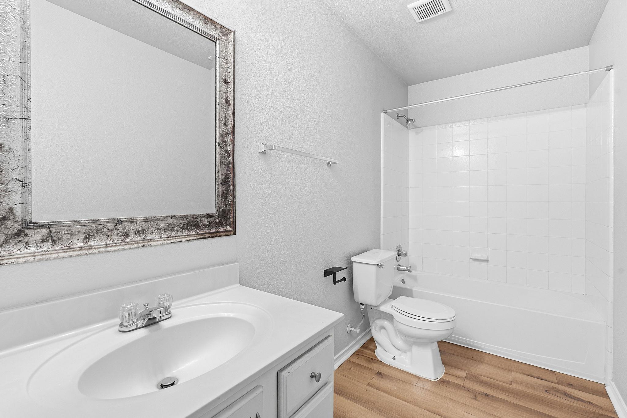 6736 Cornish Hen LN