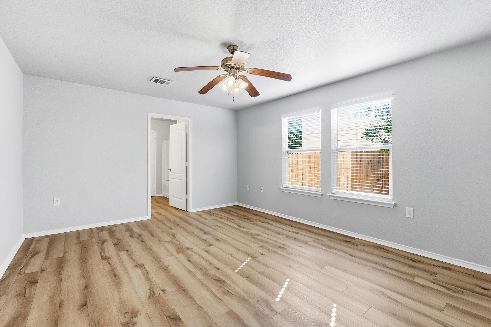 6736 Cornish Hen LN