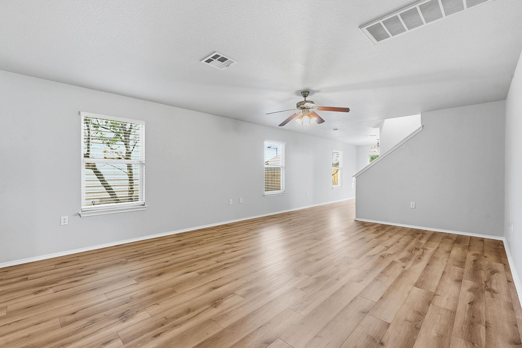 6736 Cornish Hen LN