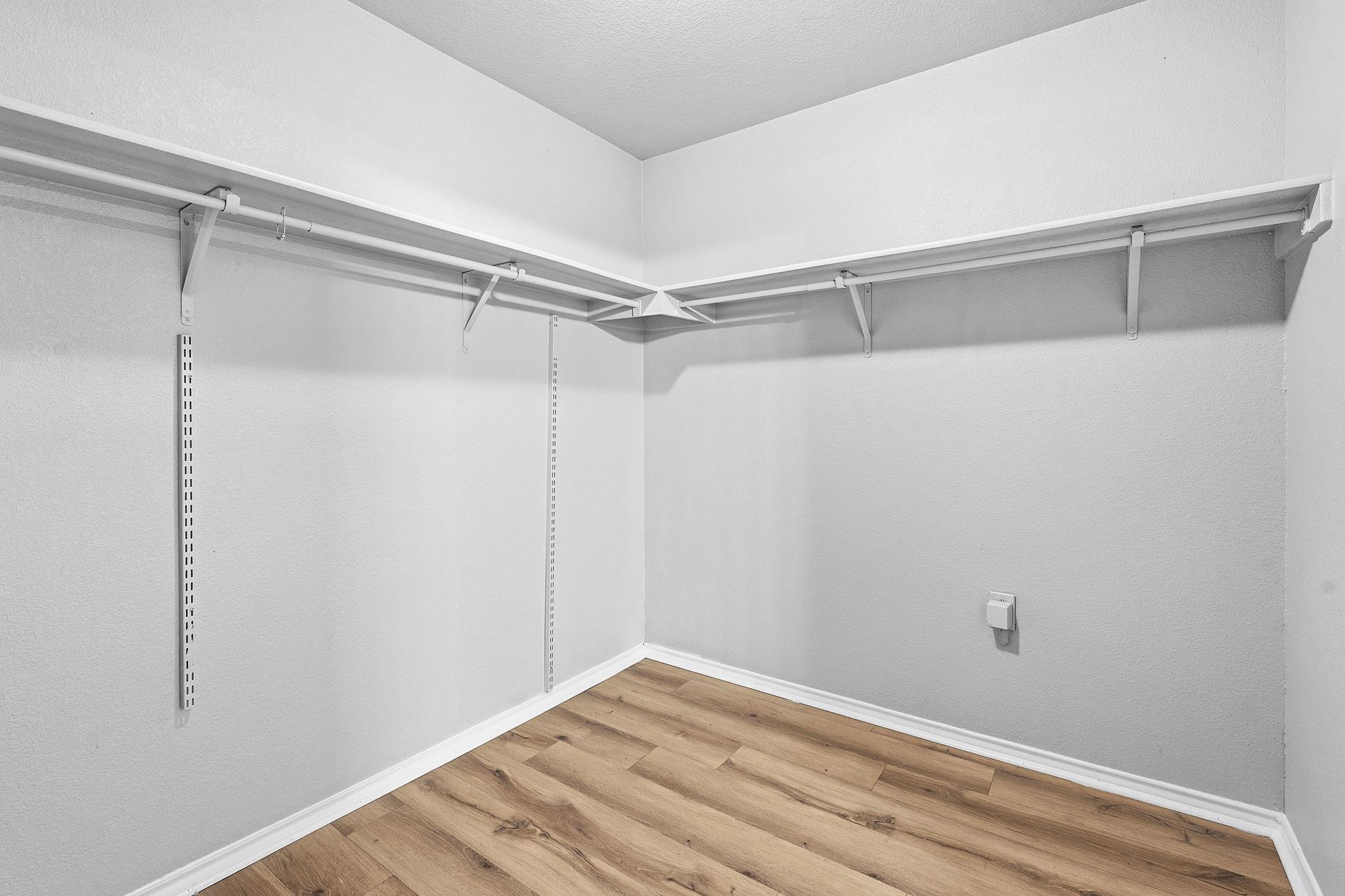 6736 Cornish Hen LN