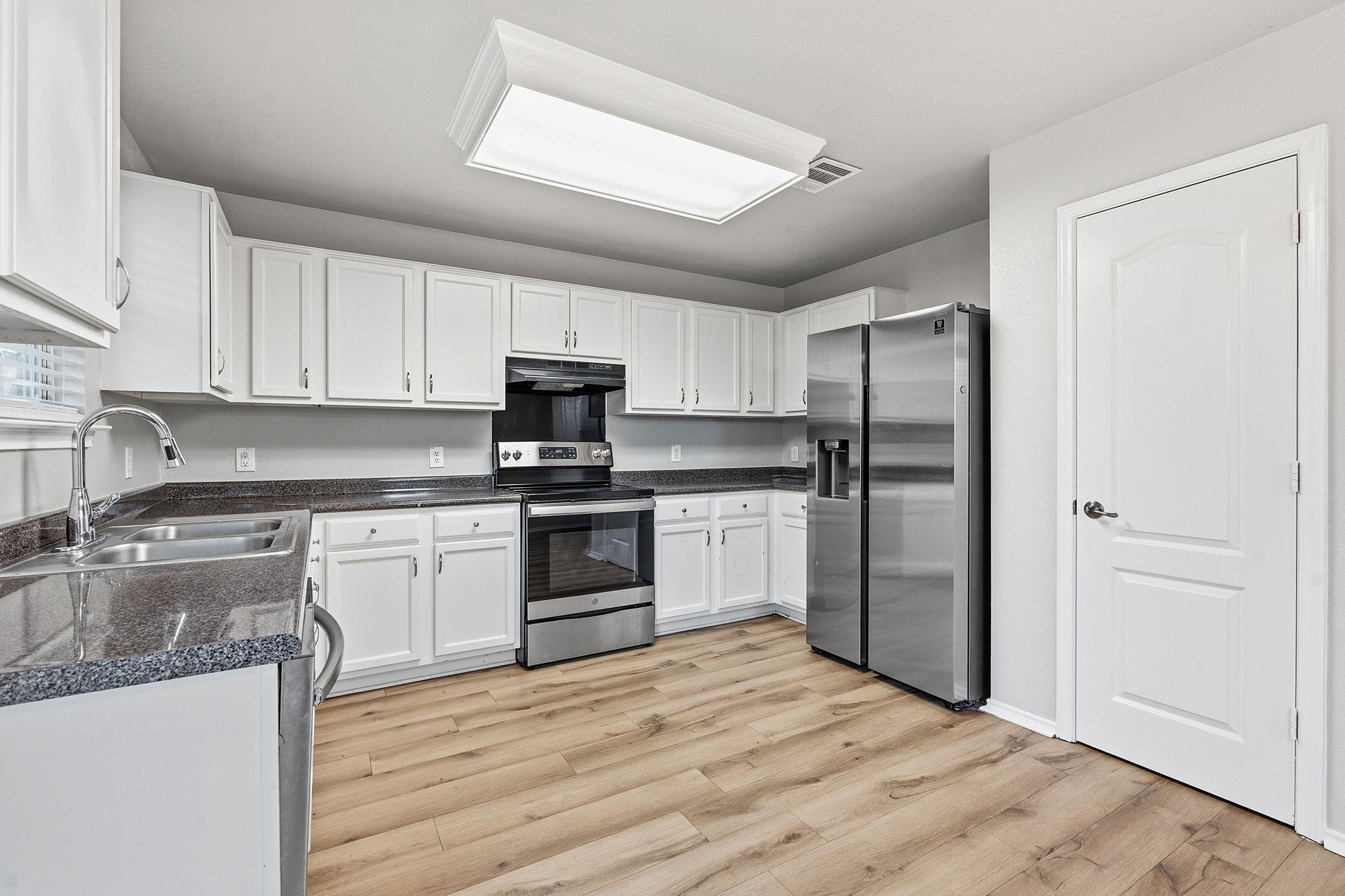 6736 Cornish Hen LN