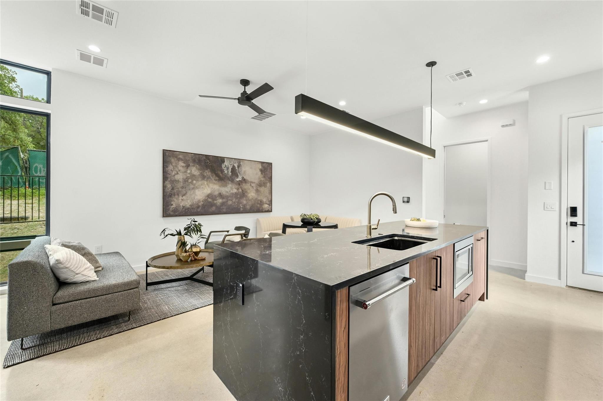 219 Lessin LN Unit 6