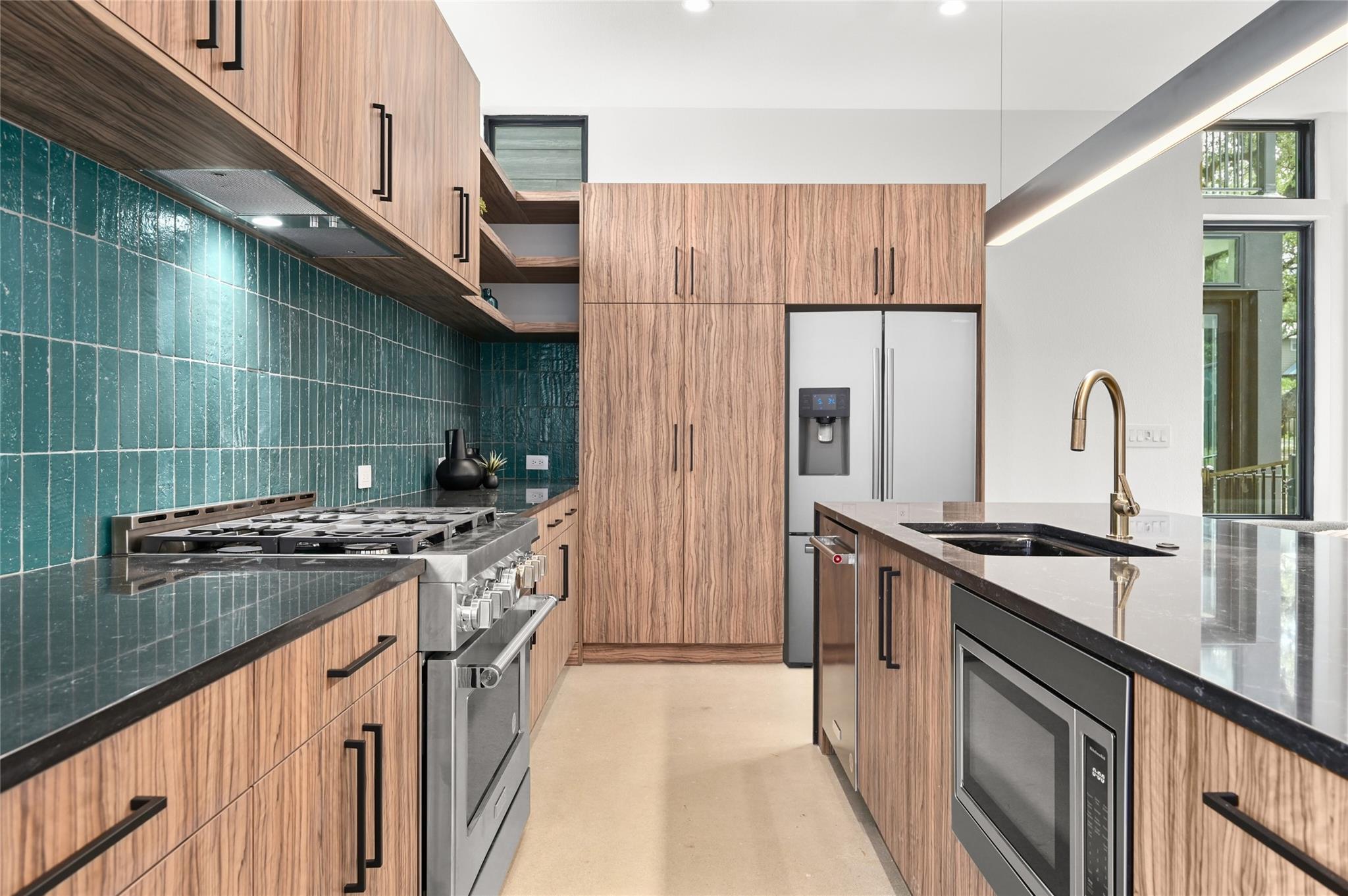 219 Lessin LN Unit 6