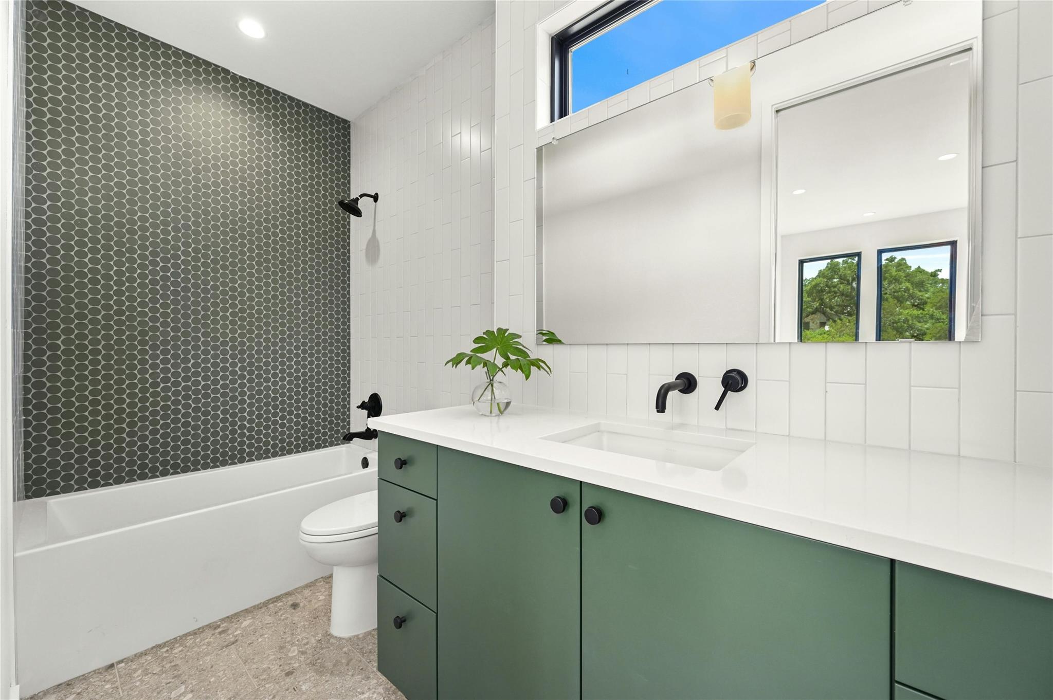 219 Lessin LN Unit 6
