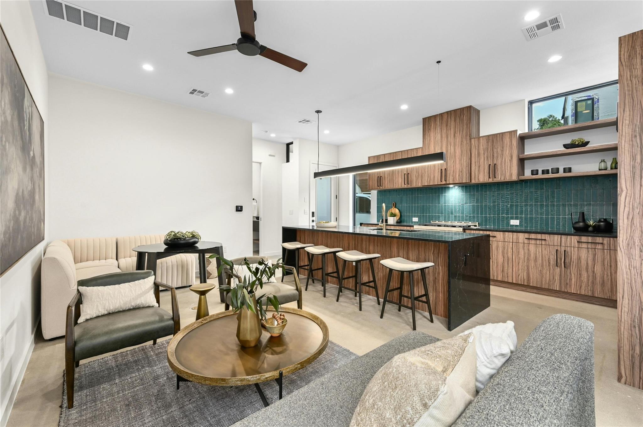 219 Lessin LN Unit 6