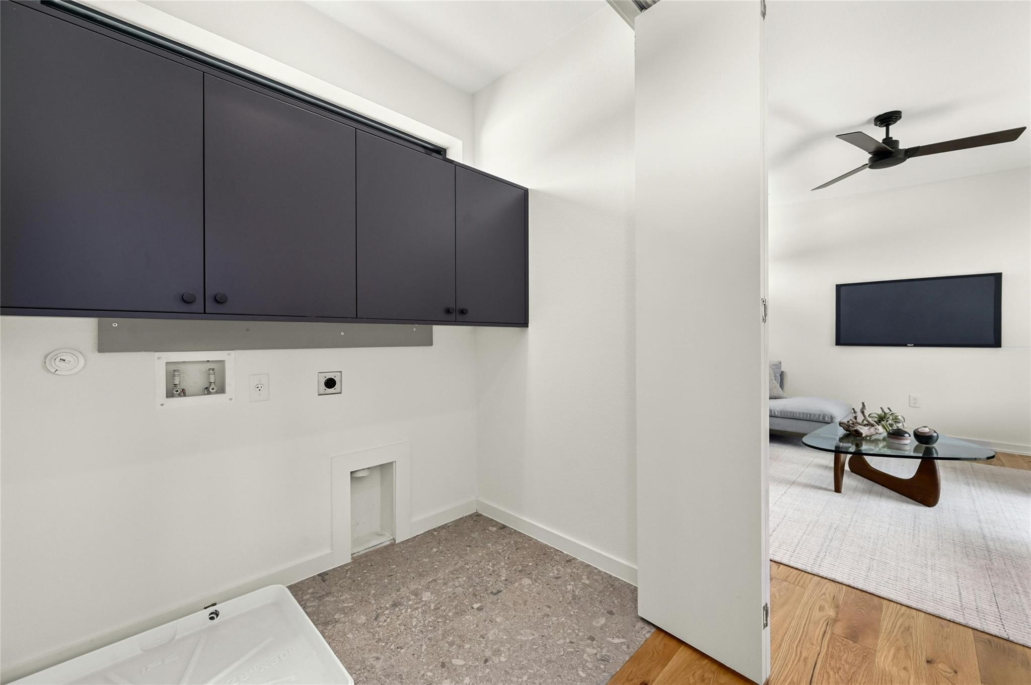 219 Lessin LN Unit 6