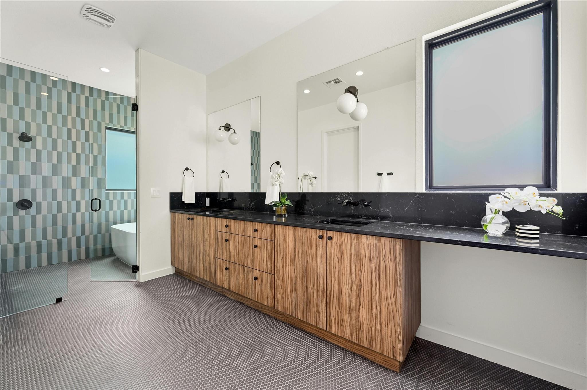 219 Lessin LN Unit 6