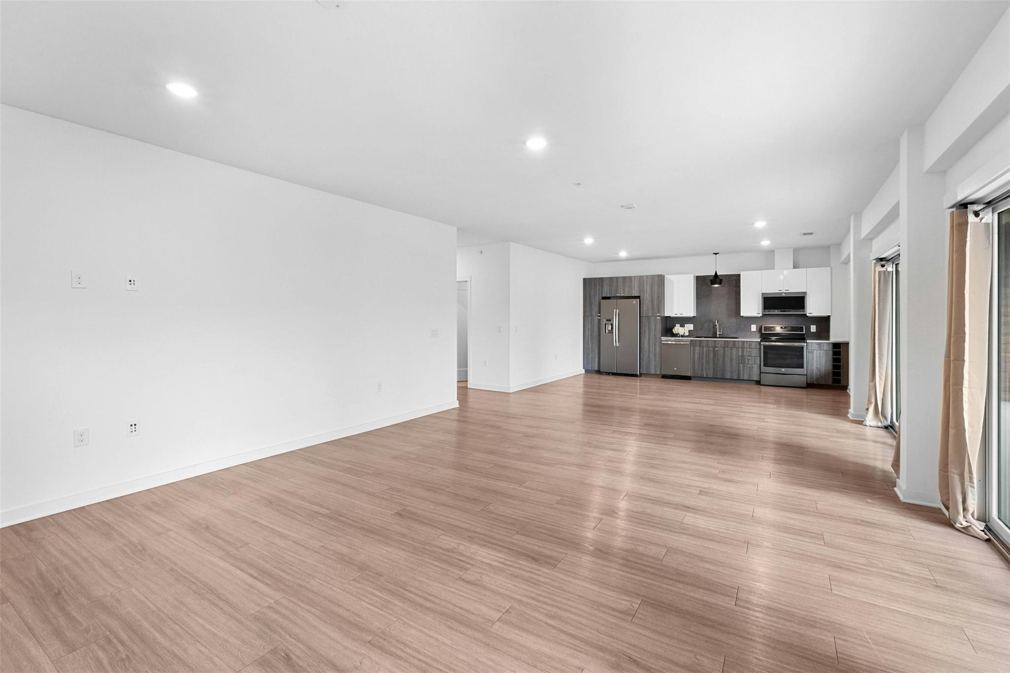 4361 S Congress Ave # 333