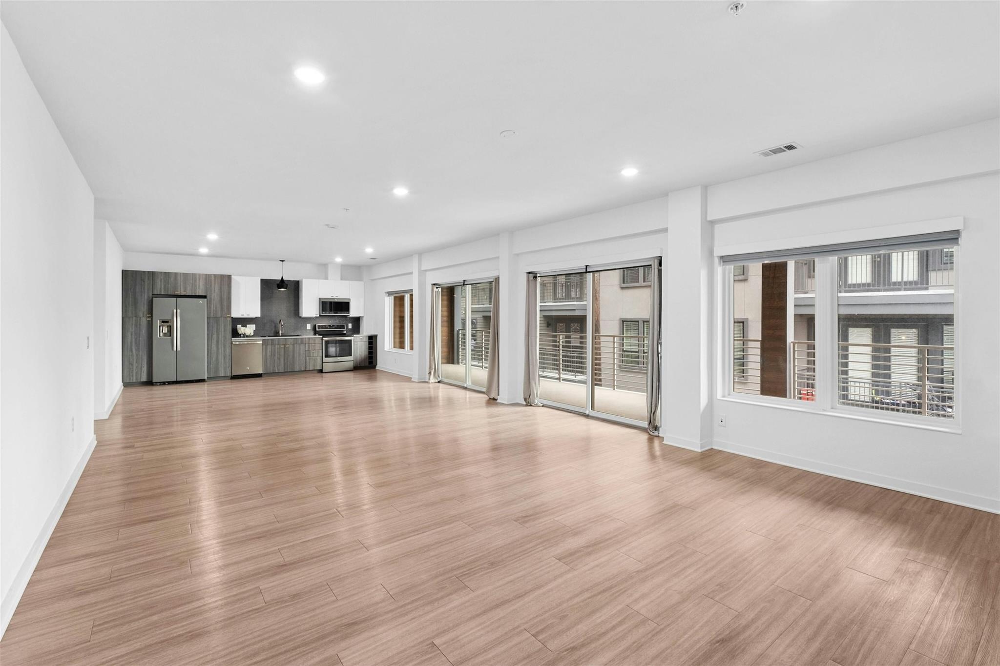 4361 S Congress Ave # 333