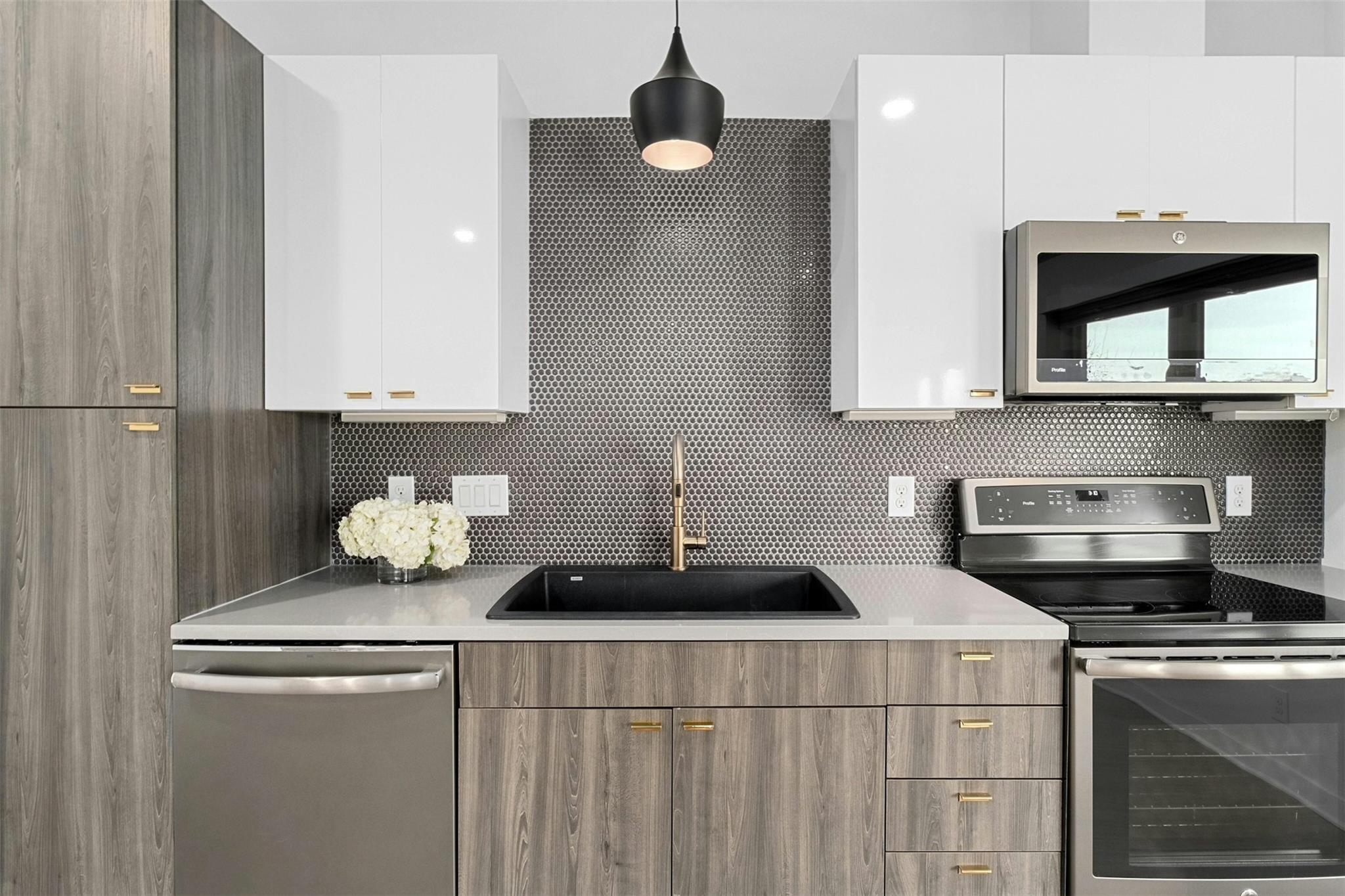 4361 S Congress Ave # 333