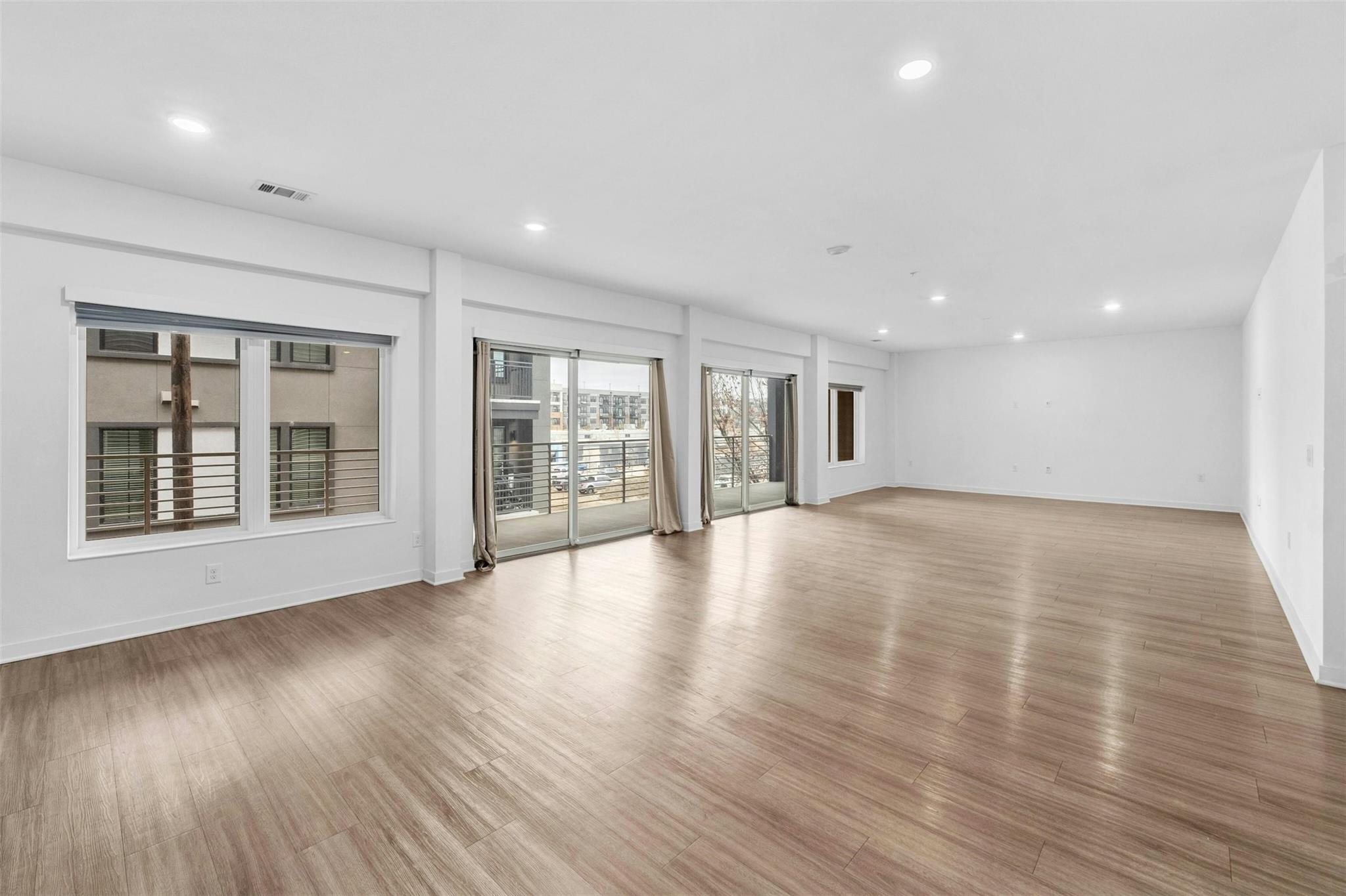 4361 S Congress Ave # 333
