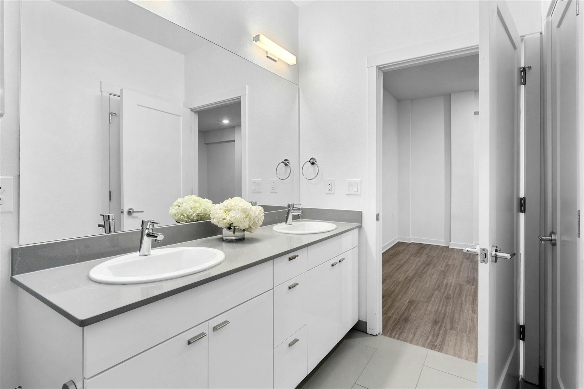 4361 S Congress Ave # 333