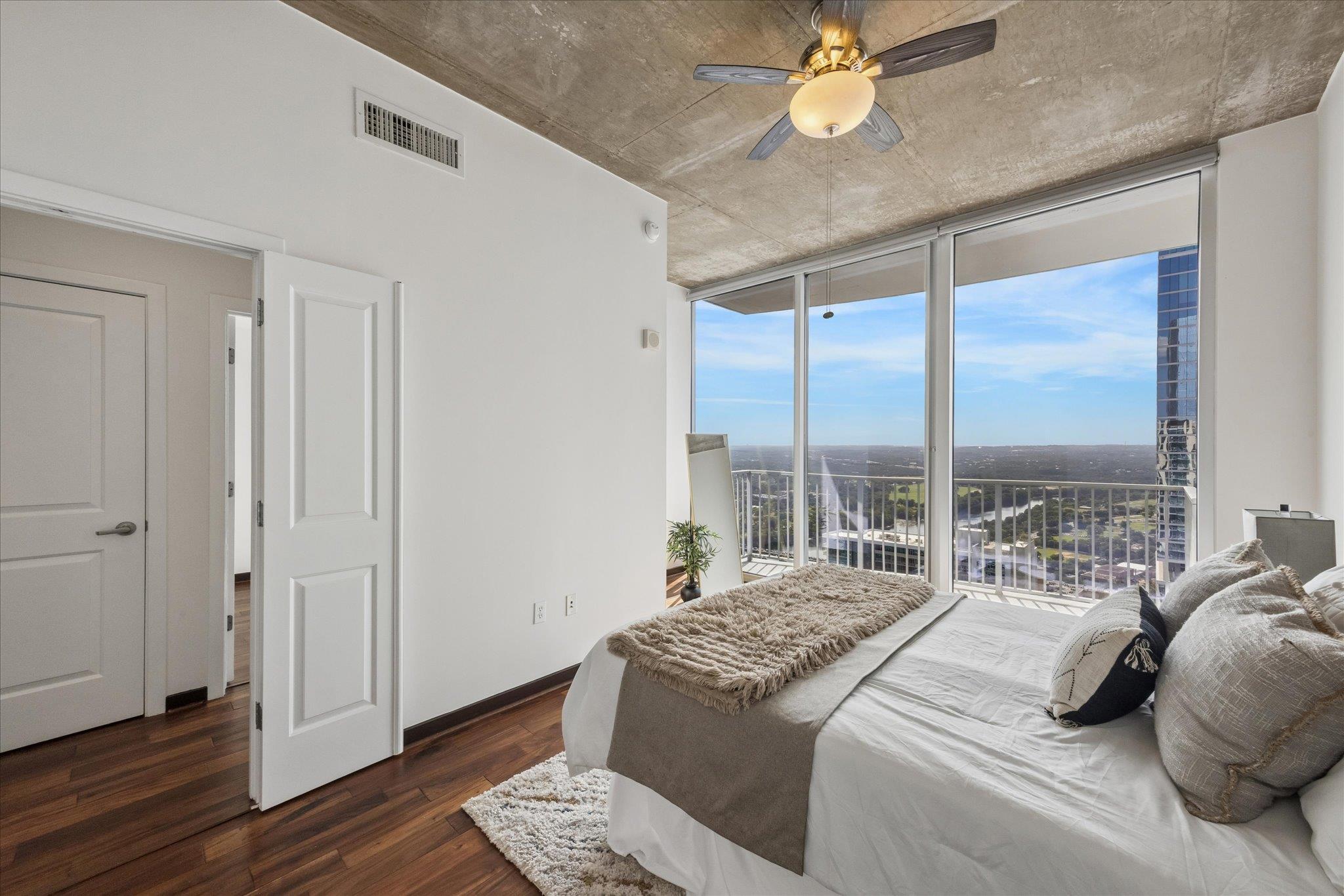 360 Nueces ST # 4202